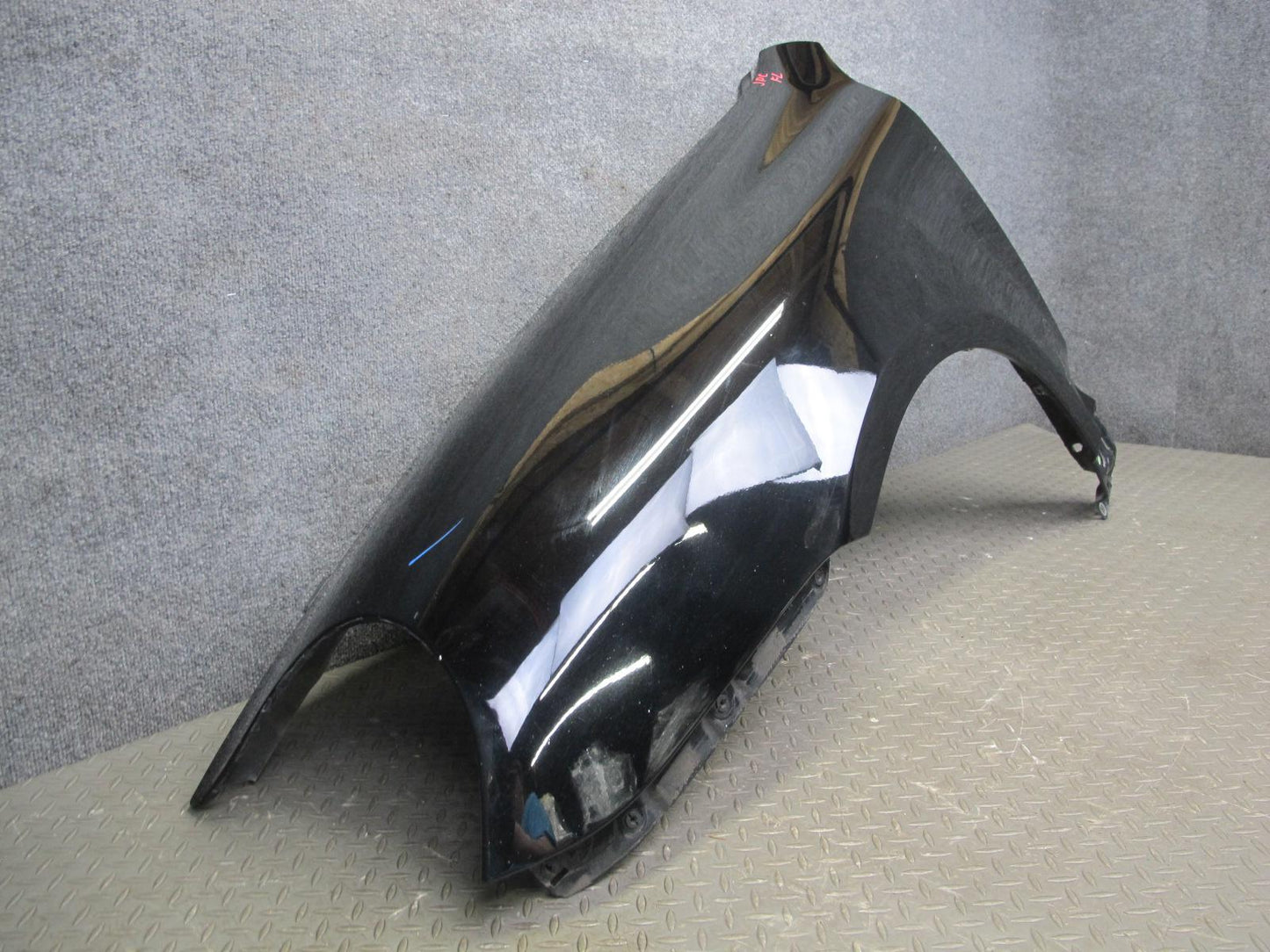 2003-2006 Porsche Cayenne 955 Front Left Fender Shell Cover Panel