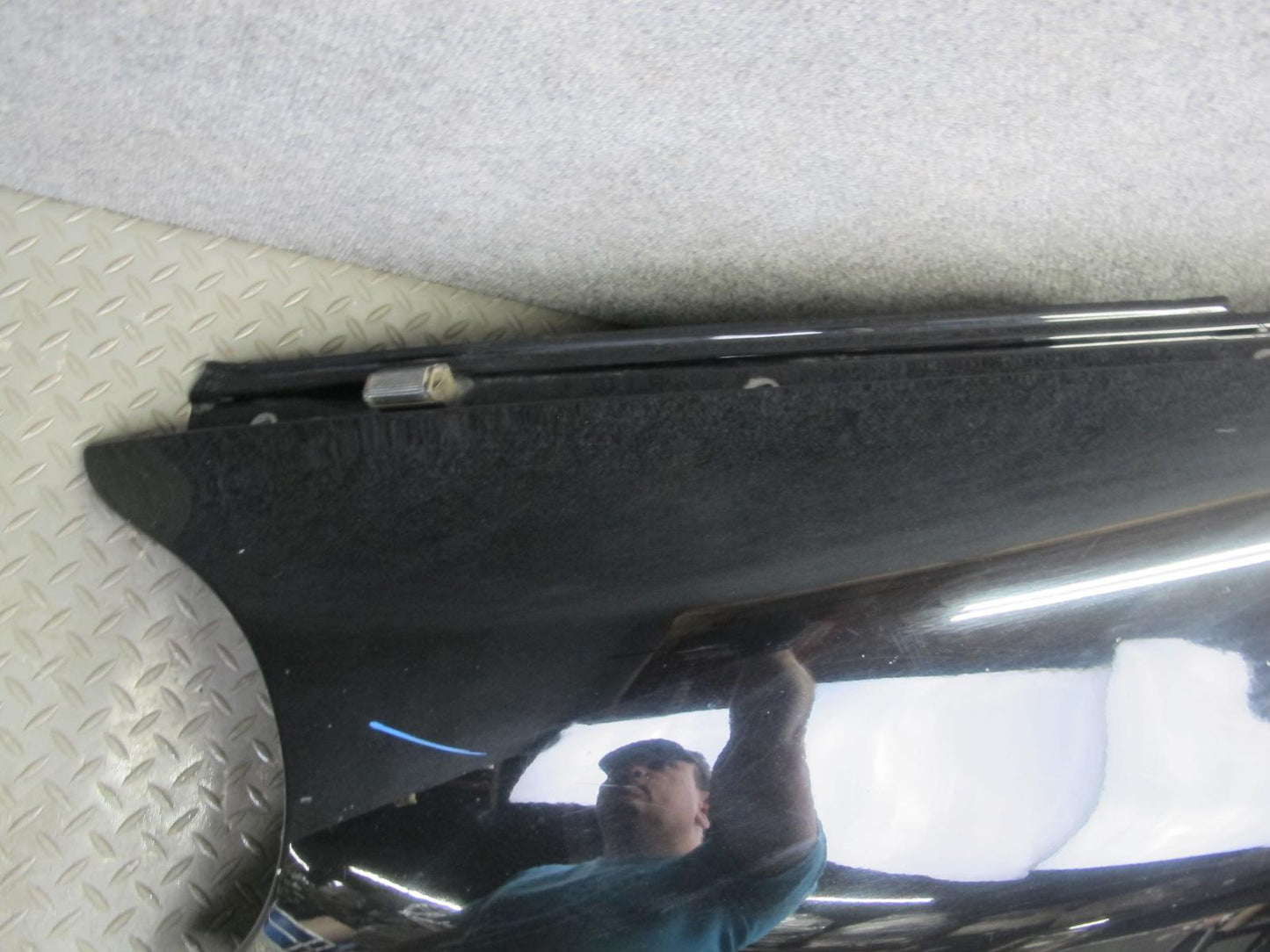 2003-2006 Porsche Cayenne 955 Front Left Fender Shell Cover Panel