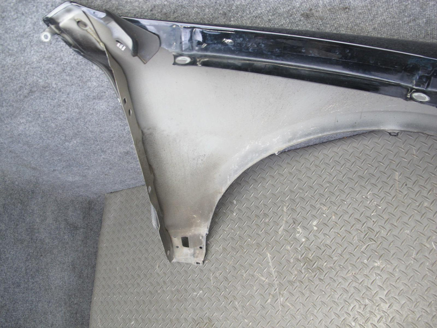 2003-2006 Porsche Cayenne 955 Front Left Fender Shell Cover Panel