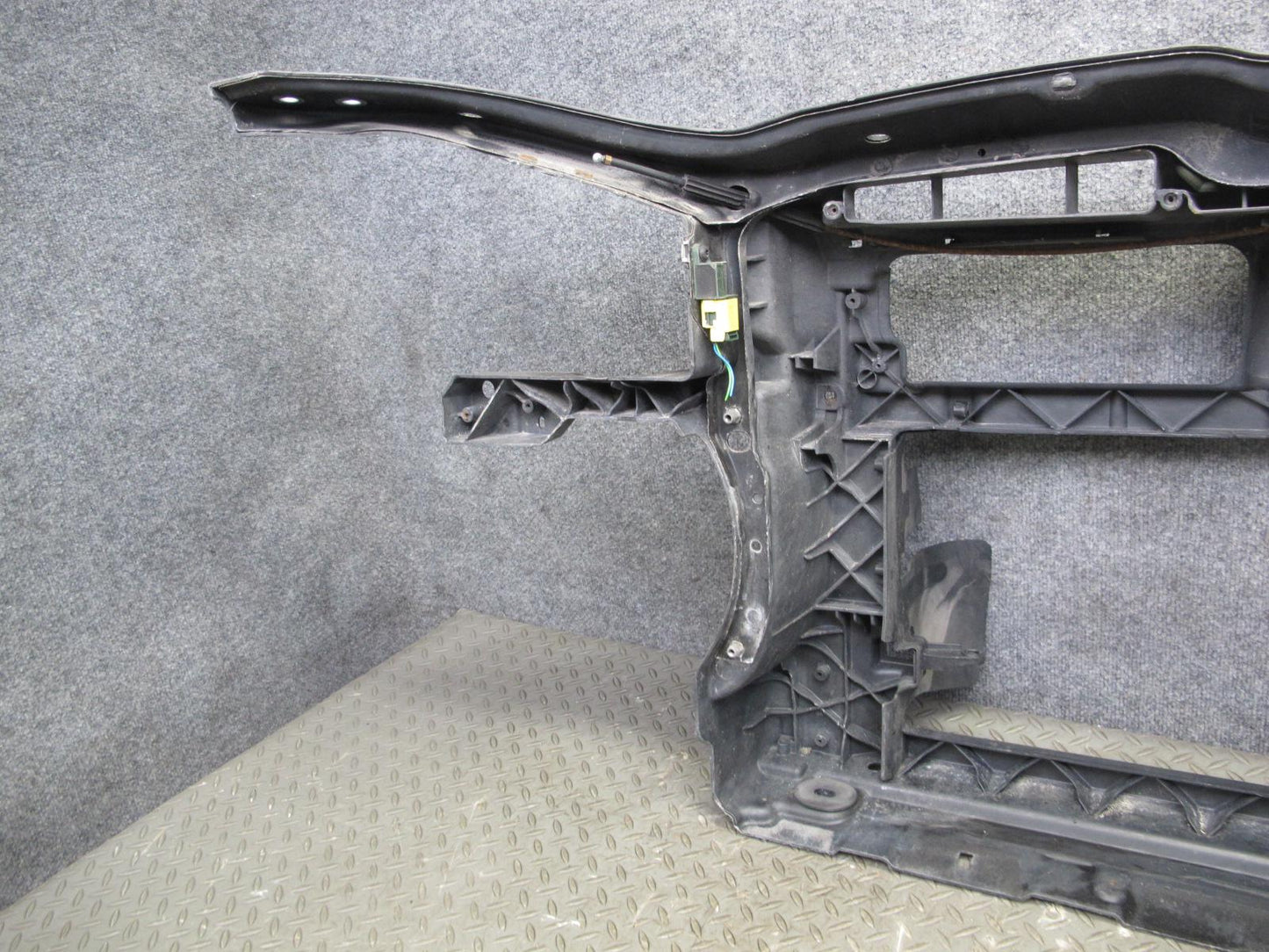 06-09 VW Golf R32 GTI MK5 Front Panel Radiator Core Support Carrier OEM