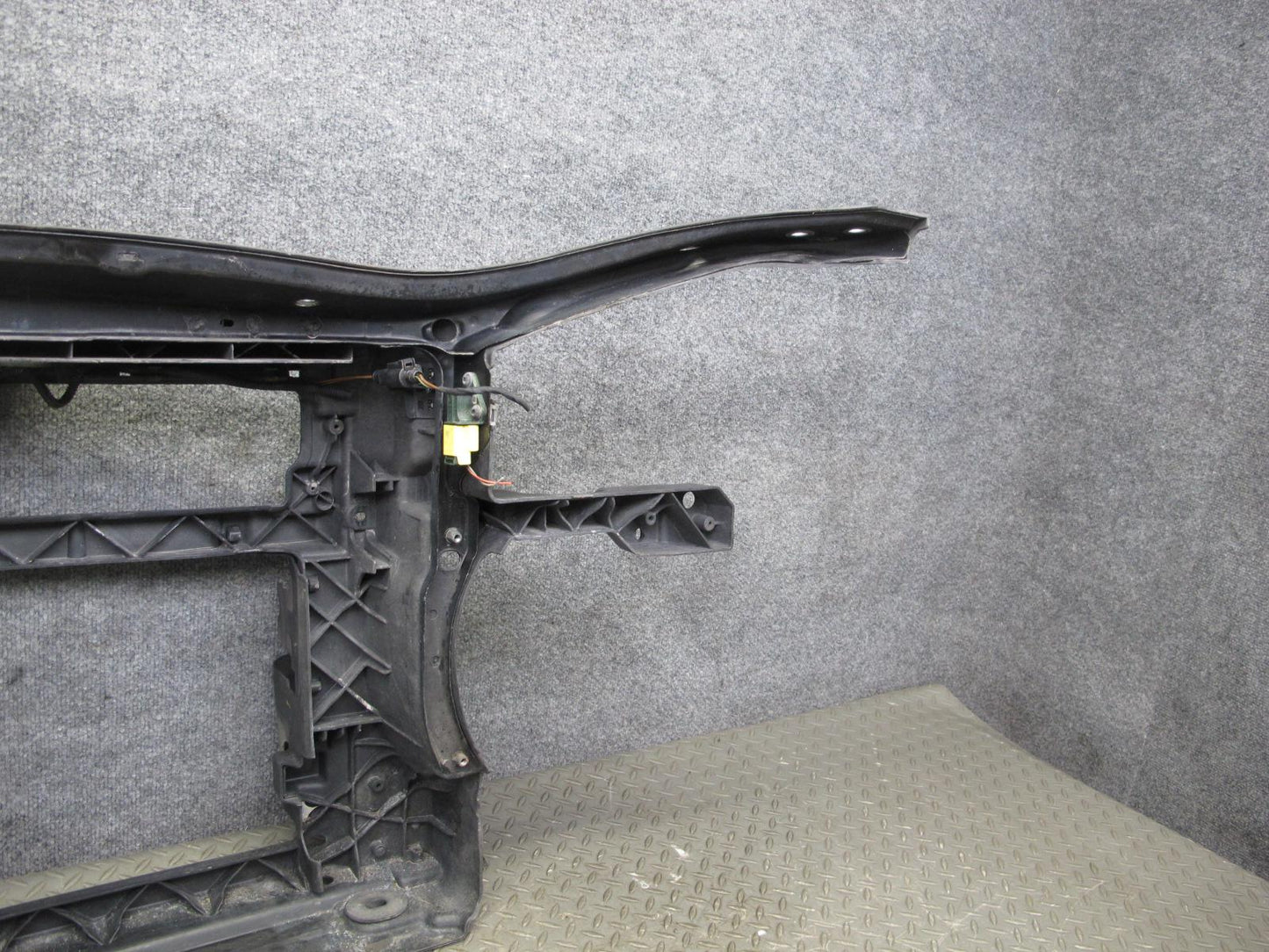 06-09 VW Golf R32 GTI MK5 Front Panel Radiator Core Support Carrier OEM