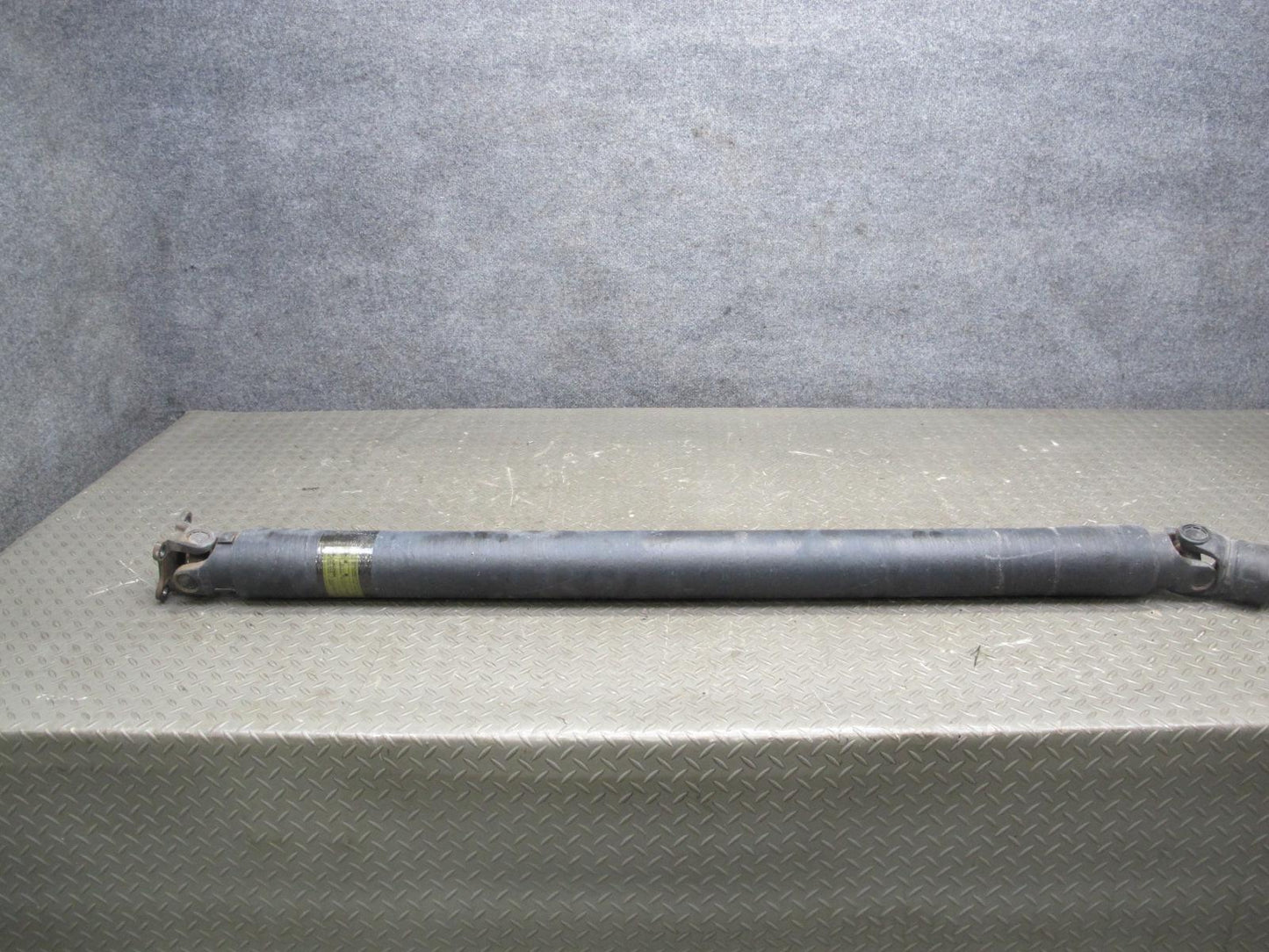 03-09 Nissan 350Z Z33 A/T Automatic Transmission Rear Driveshaft Drive Shaft OEM