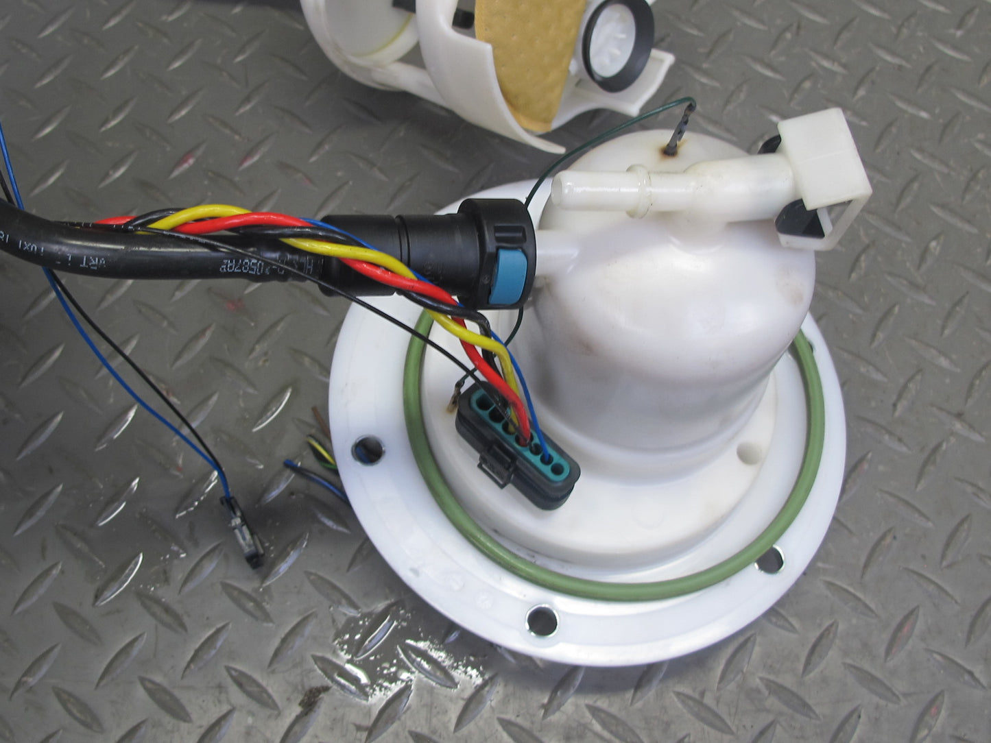 2012-2020 Mercedes R172 SLK SLC Fuel Gas Pump Level Sensor Sending Unit Set
