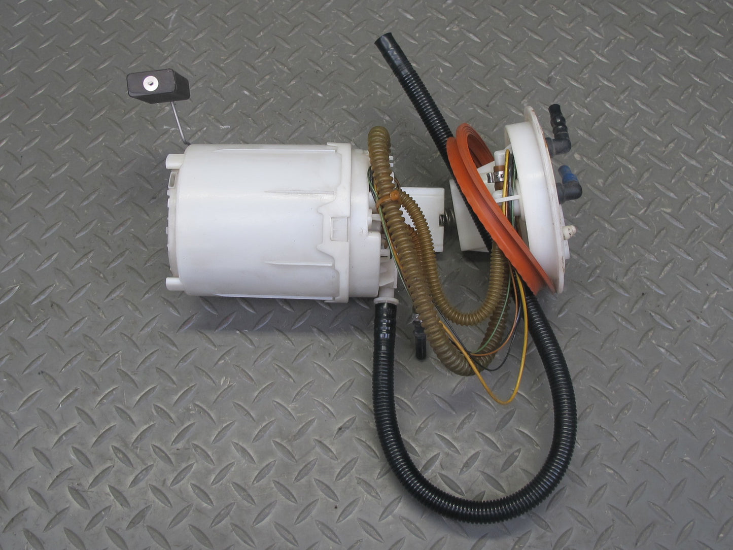 2008 VW R32 MK5 VR6 3.2L Fuel Pump Level Sensor Assembly w Hose 1K0919051AR OEM