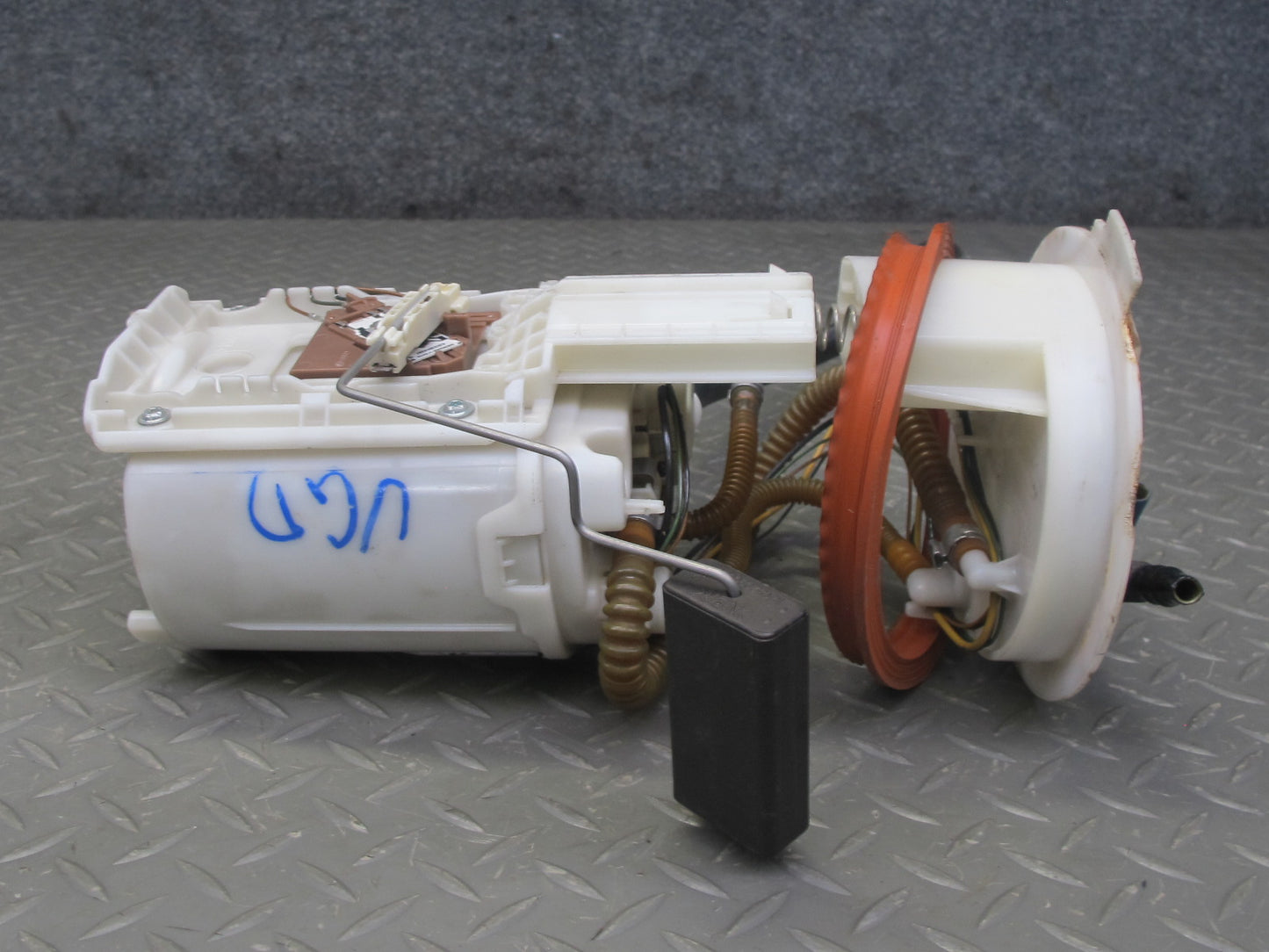 2008 VW R32 MK5 VR6 3.2L Fuel Pump Level Sensor Assembly w Hose 1K0919051AR OEM