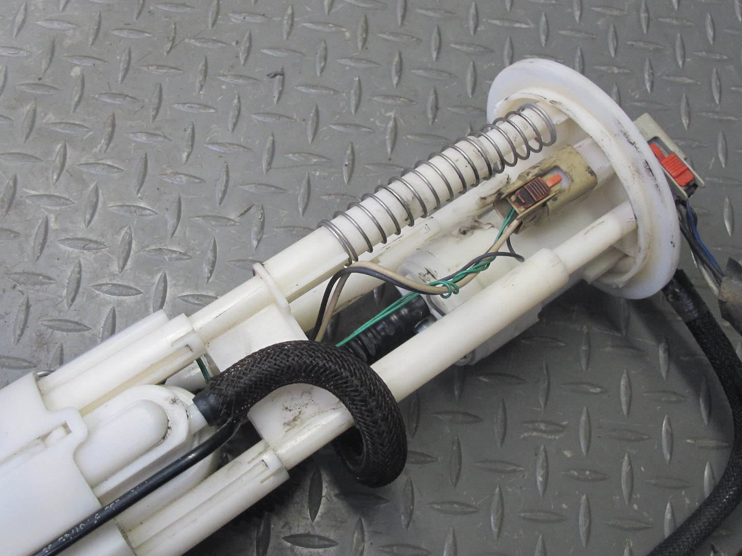 2004-2009 Cadillac XLR Fuel Gas Pump Level Sensor Sending Unit Assembly