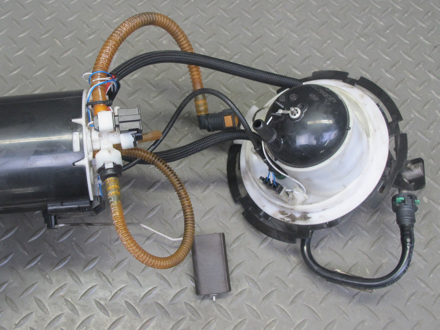 2013-2022 Land Range Rover L405 5.0L Fuel Pump Level Sensor Sending Unit