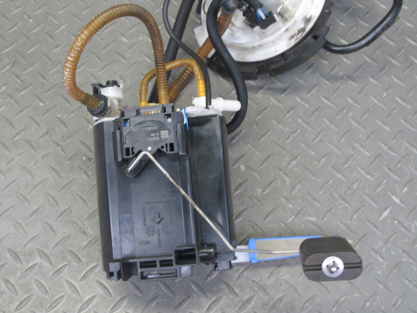2013-2022 Land Range Rover L405 5.0L Fuel Pump Level Sensor Sending Unit