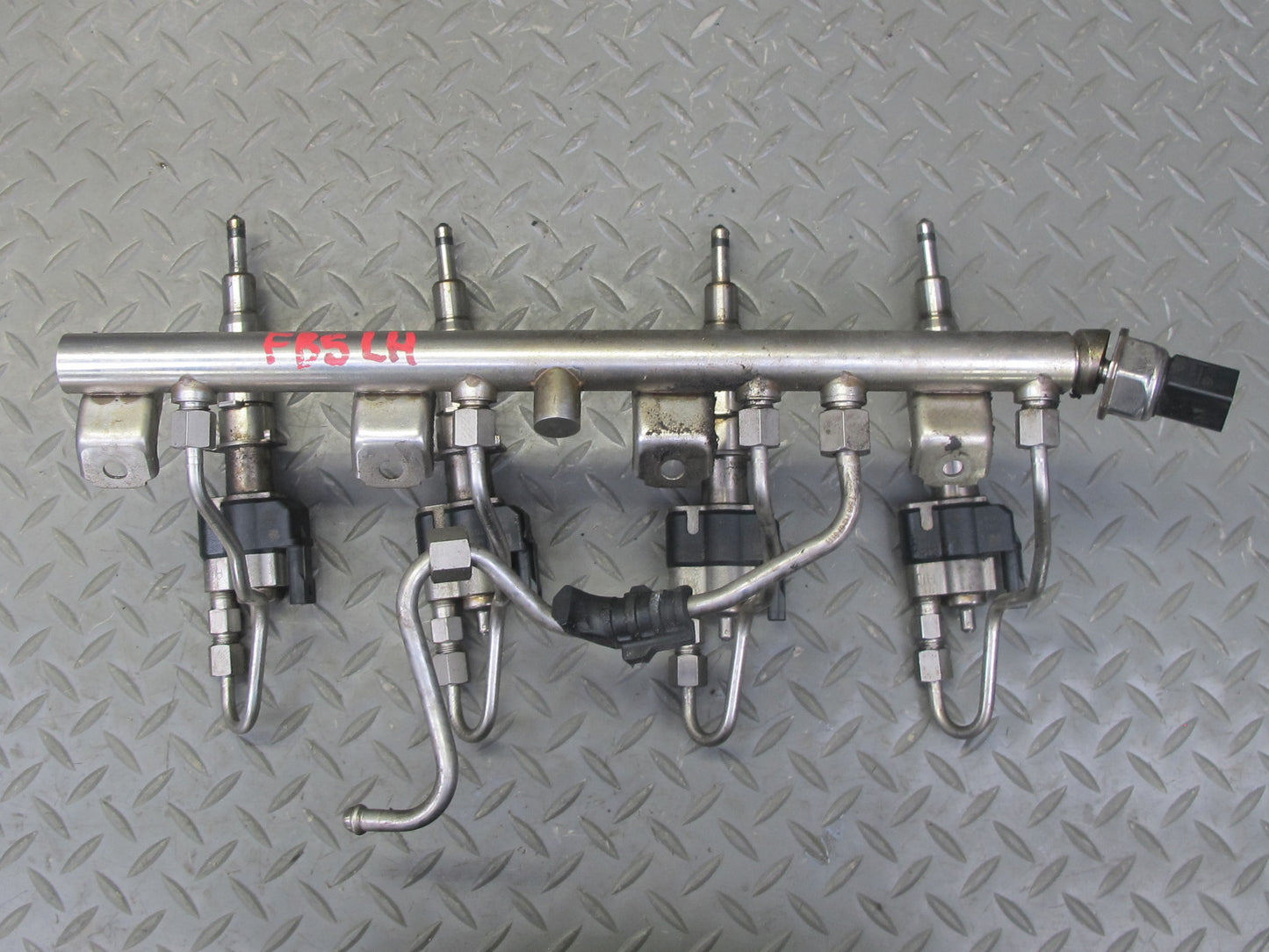 12-14 BMW F01 F10 F12 4.4L N63 Fuel Rail Injector Pipe Line Set Index 12 OEM