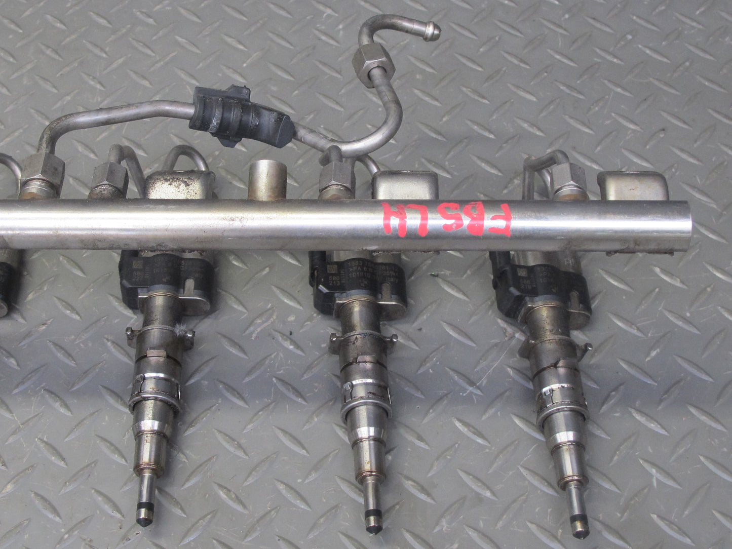 12-14 BMW F01 F10 F12 4.4L N63 Fuel Rail Injector Pipe Line Set Index 12 OEM
