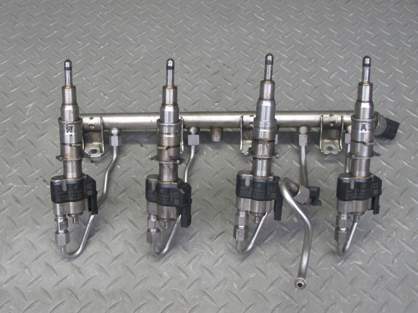 12-14 BMW F01 F10 F12 4.4L N63 Fuel Rail Injector Pipe Line Set Index 12 OEM