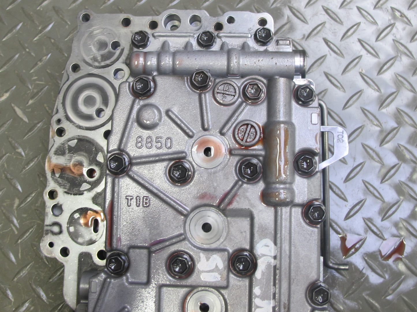 2004-2005 Lexus UZJ100L LX470 A/T Automatic Transmission Valve Body Mechatronic