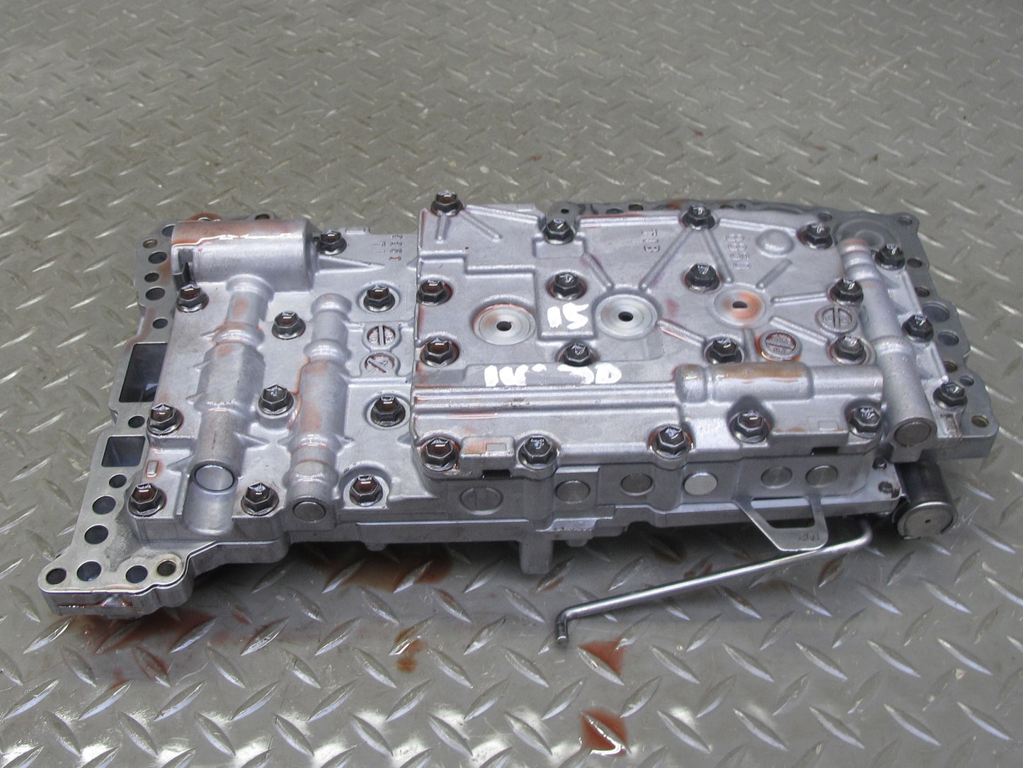 2004-2005 Lexus UZJ100L LX470 A/T Automatic Transmission Valve Body Mechatronic
