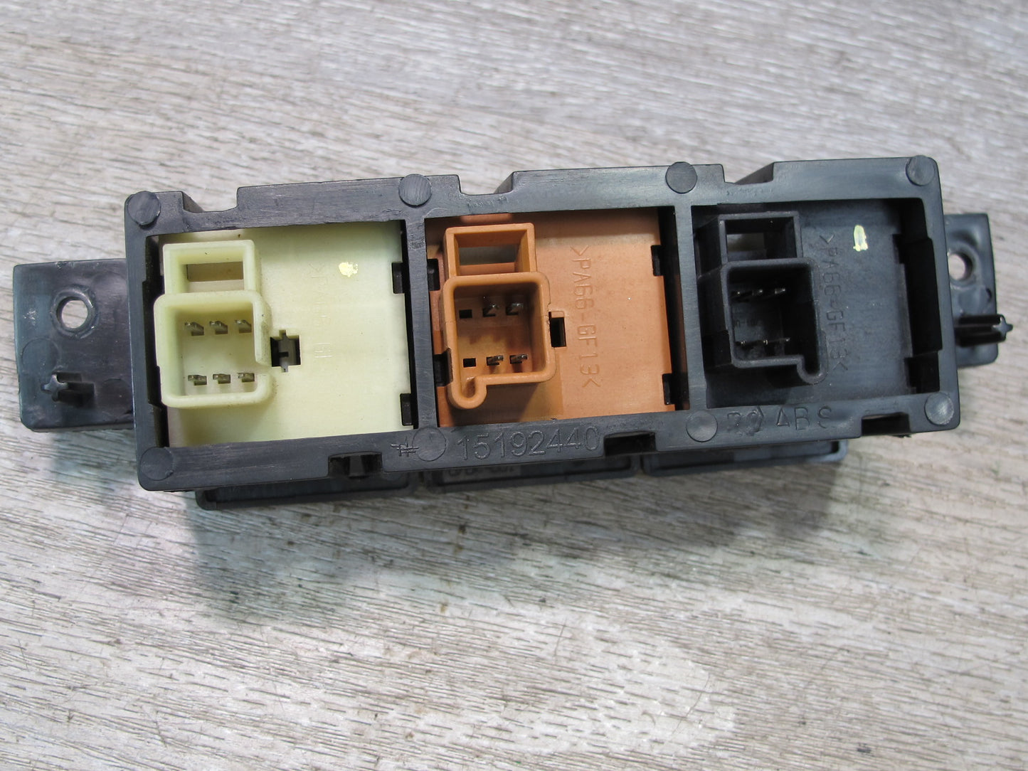 2003 -2007 Hummer H2 Dash Center Traction Control & TOW Haul Switch 15192440