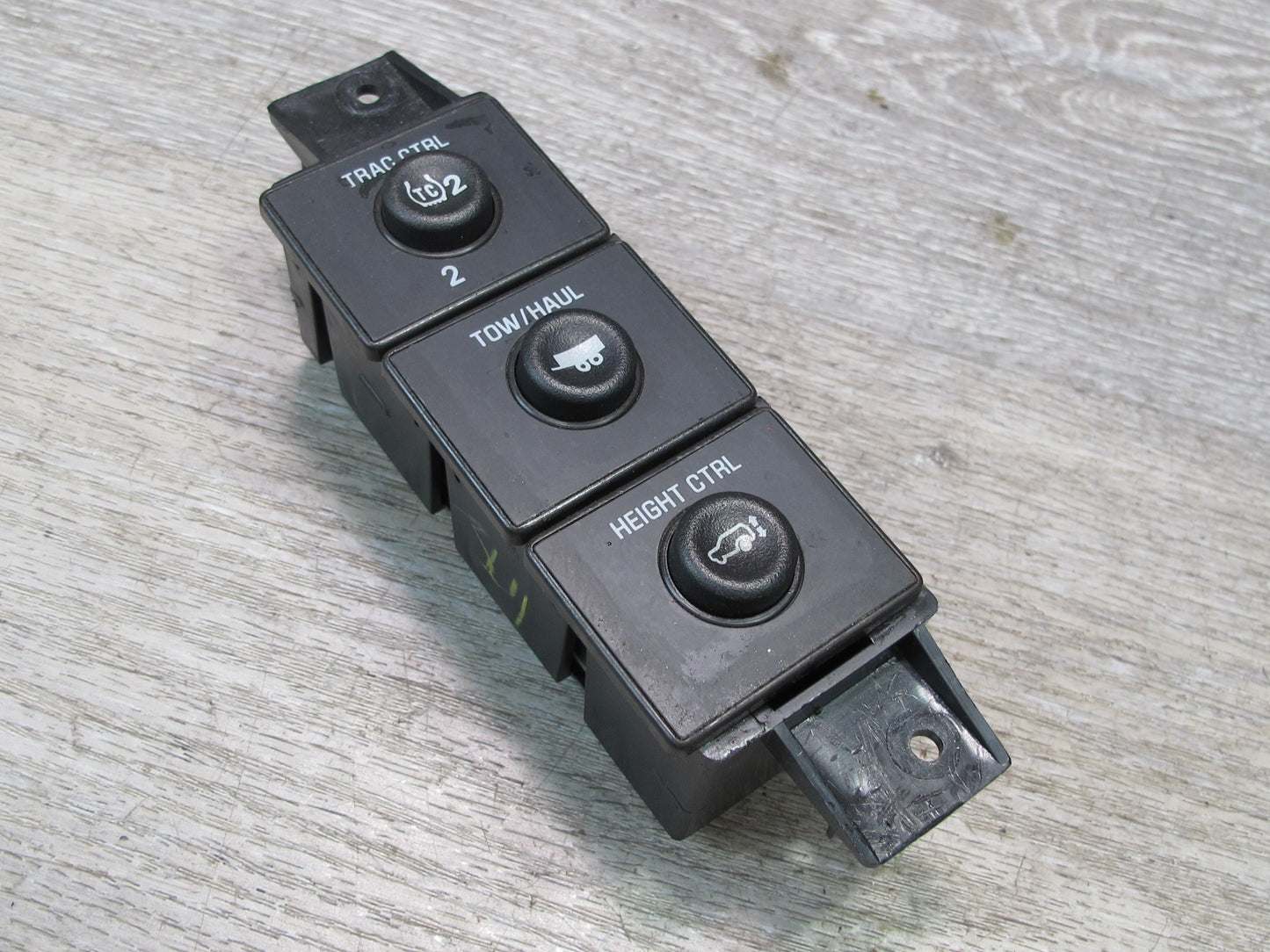 2003 -2007 Hummer H2 Dash Center Traction Control & TOW Haul Switch 15192440