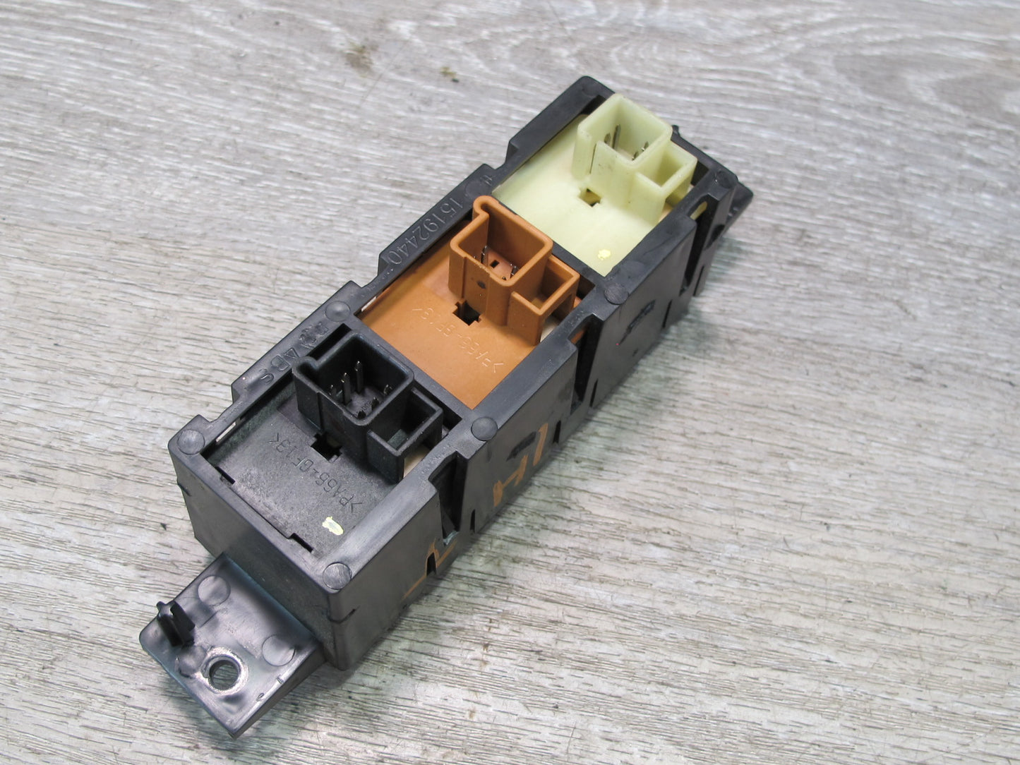 2003 -2007 Hummer H2 Dash Center Traction Control & TOW Haul Switch 15192440