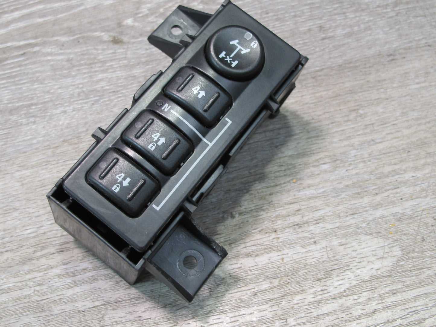2003-2007 Hummer H2 Dash Transfer Case Select Control Switch W/bracket 15192439
