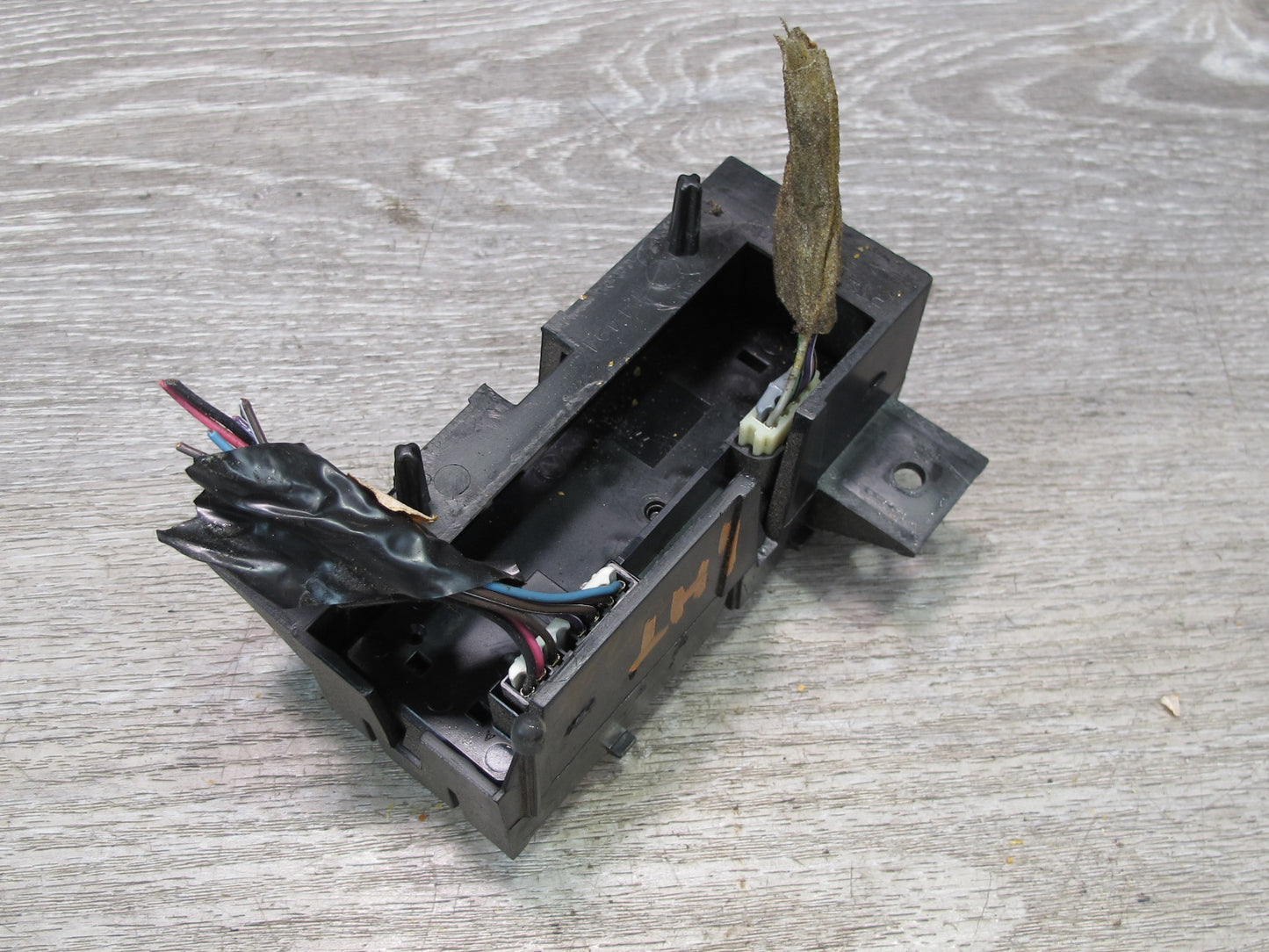 2003-2007 Hummer H2 Dash Transfer Case Select Control Switch W/bracket 15192439