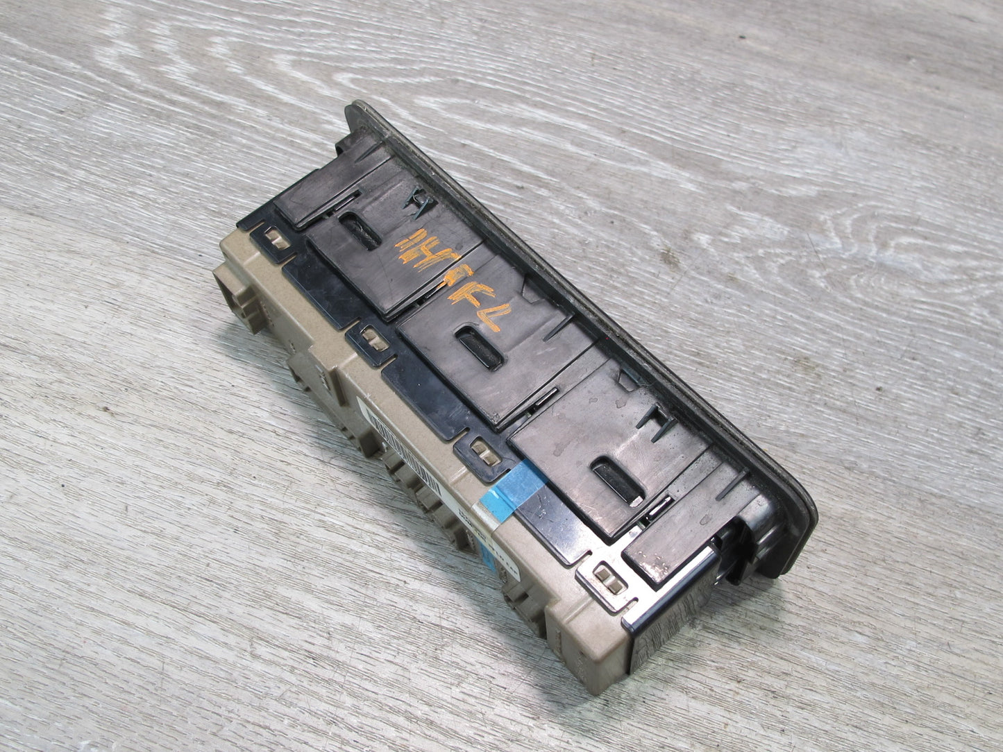 03-04 Hummer H2 Front Left Driver Side Door Master Window Switch W/ Trim Wood