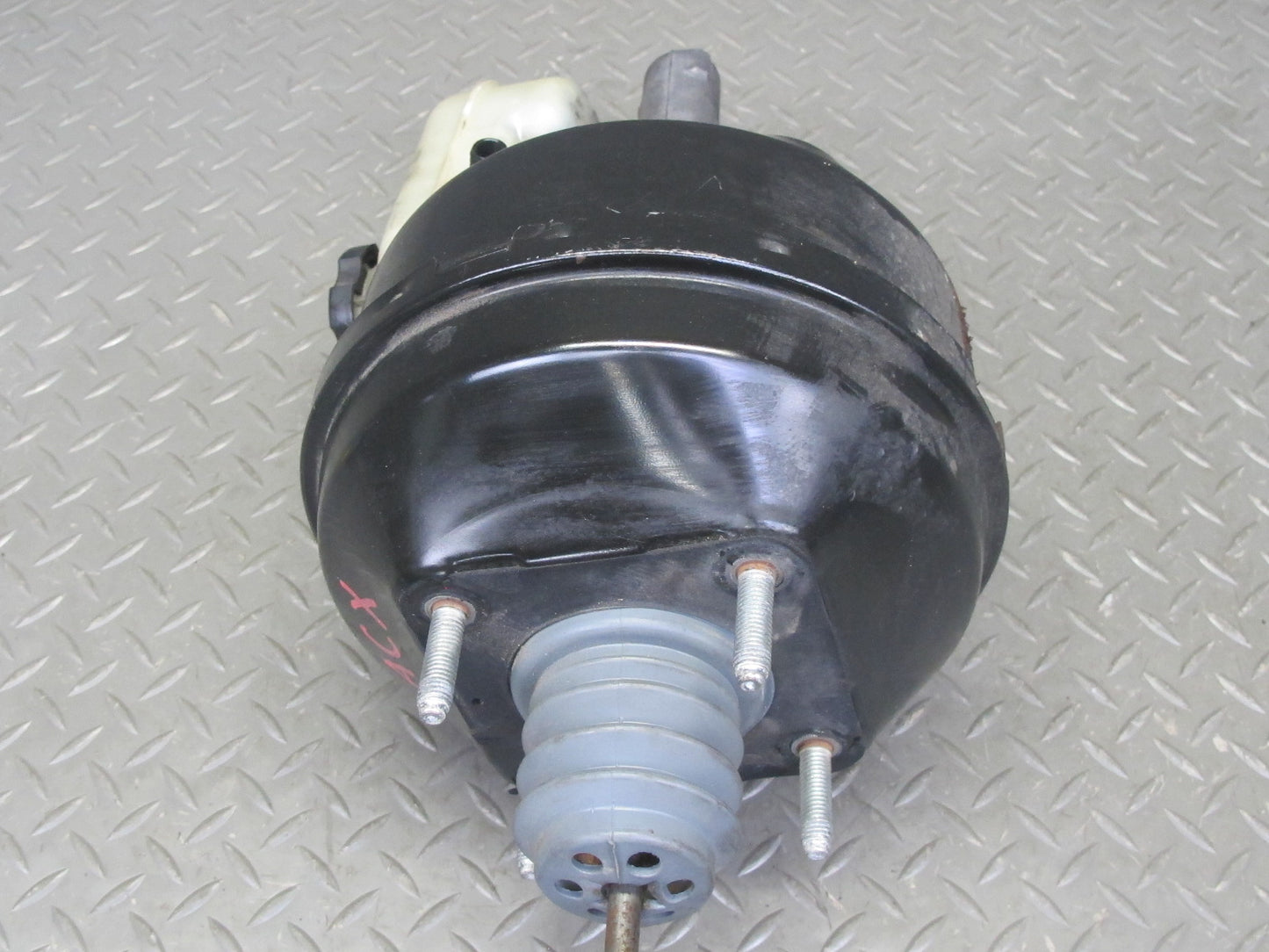 2004-2008 Cadillac XLR Power Brake Booster Master Cylinder Fluid Reservoir