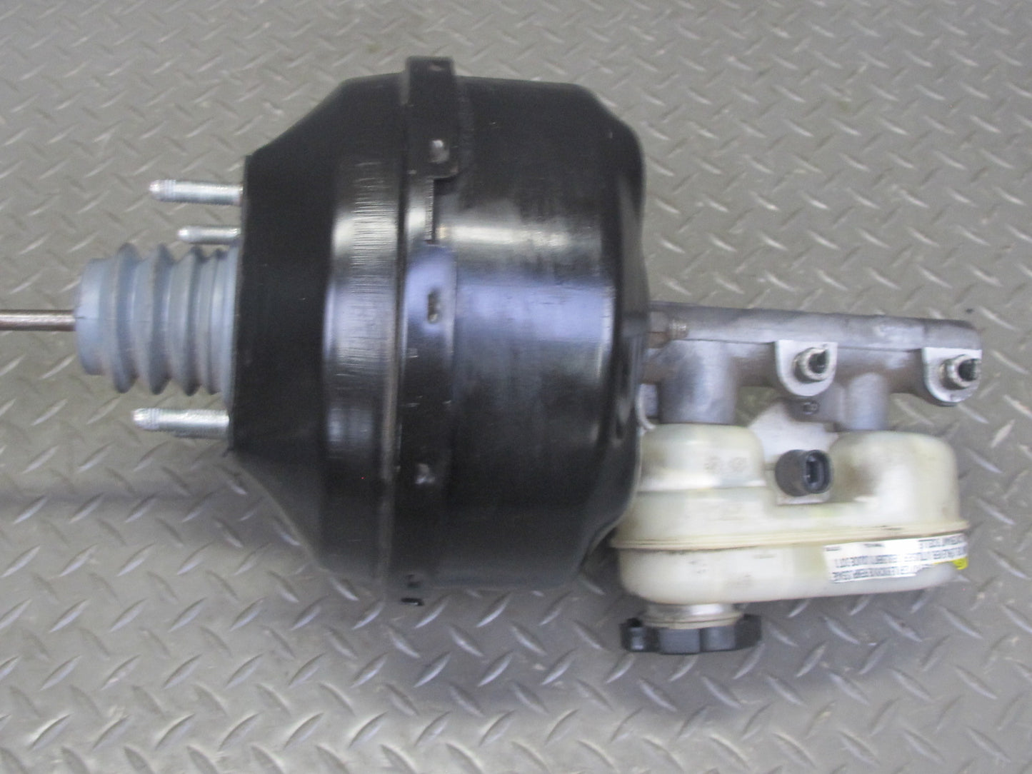 2004-2008 Cadillac XLR Power Brake Booster Master Cylinder Fluid Reservoir