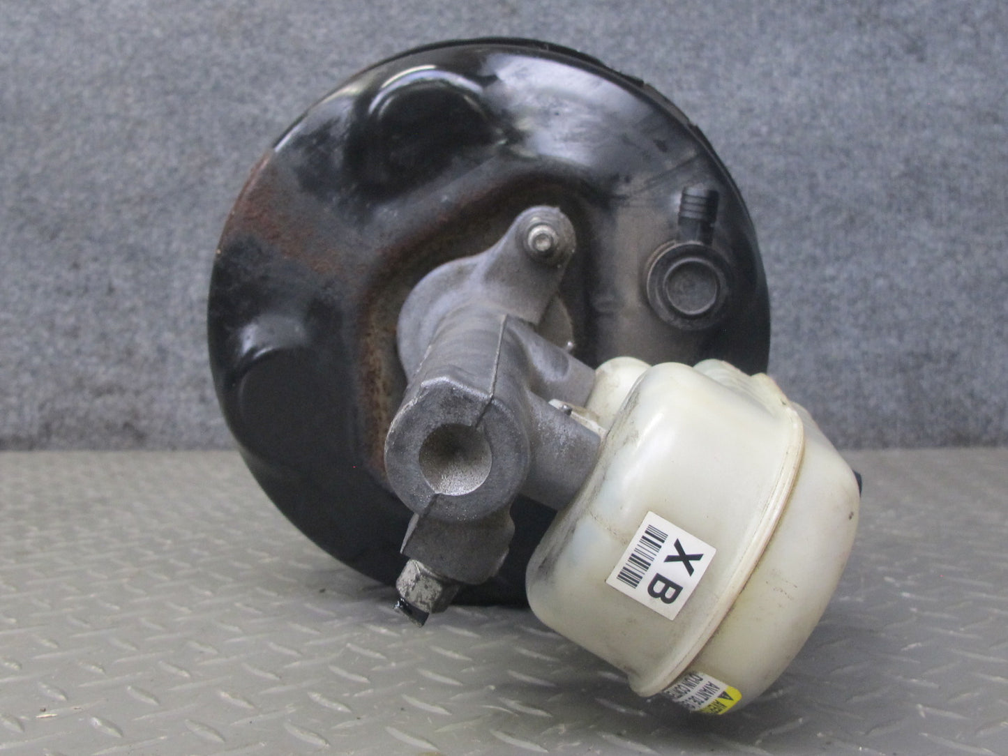 2004-2008 Cadillac XLR Power Brake Booster Master Cylinder Fluid Reservoir
