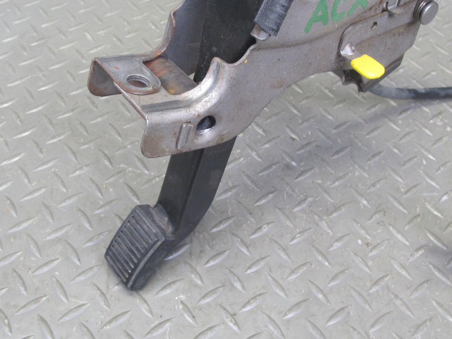 2004-2009 Cadillac XLR Parking Emergency Brake Stop Pedal W/ Cable Assembly