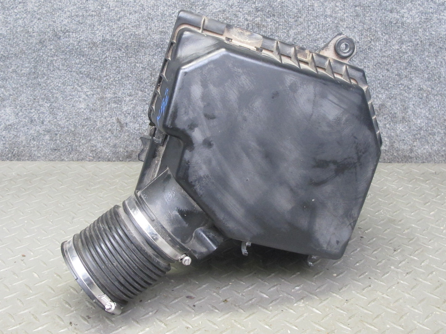 2006-2010 BMW E63 E64 M5 M6 Left Air Intake Cleaner Filter Box Assembly 7834502