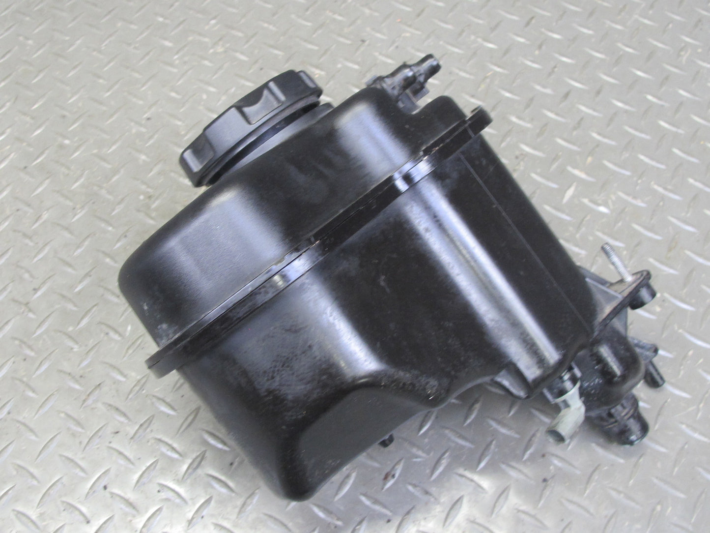 2006-2010 BMW E63 E64 M6 Engine Expansion Overflow Reservoir Tank 2282735