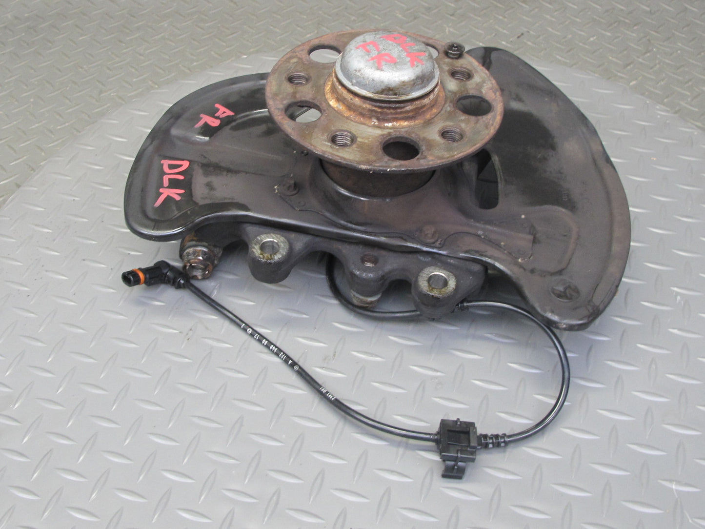 2012-2020 Mercedes R172 SLK SLC RWD Front Right Side Spindle Knuckle Wheel Hub