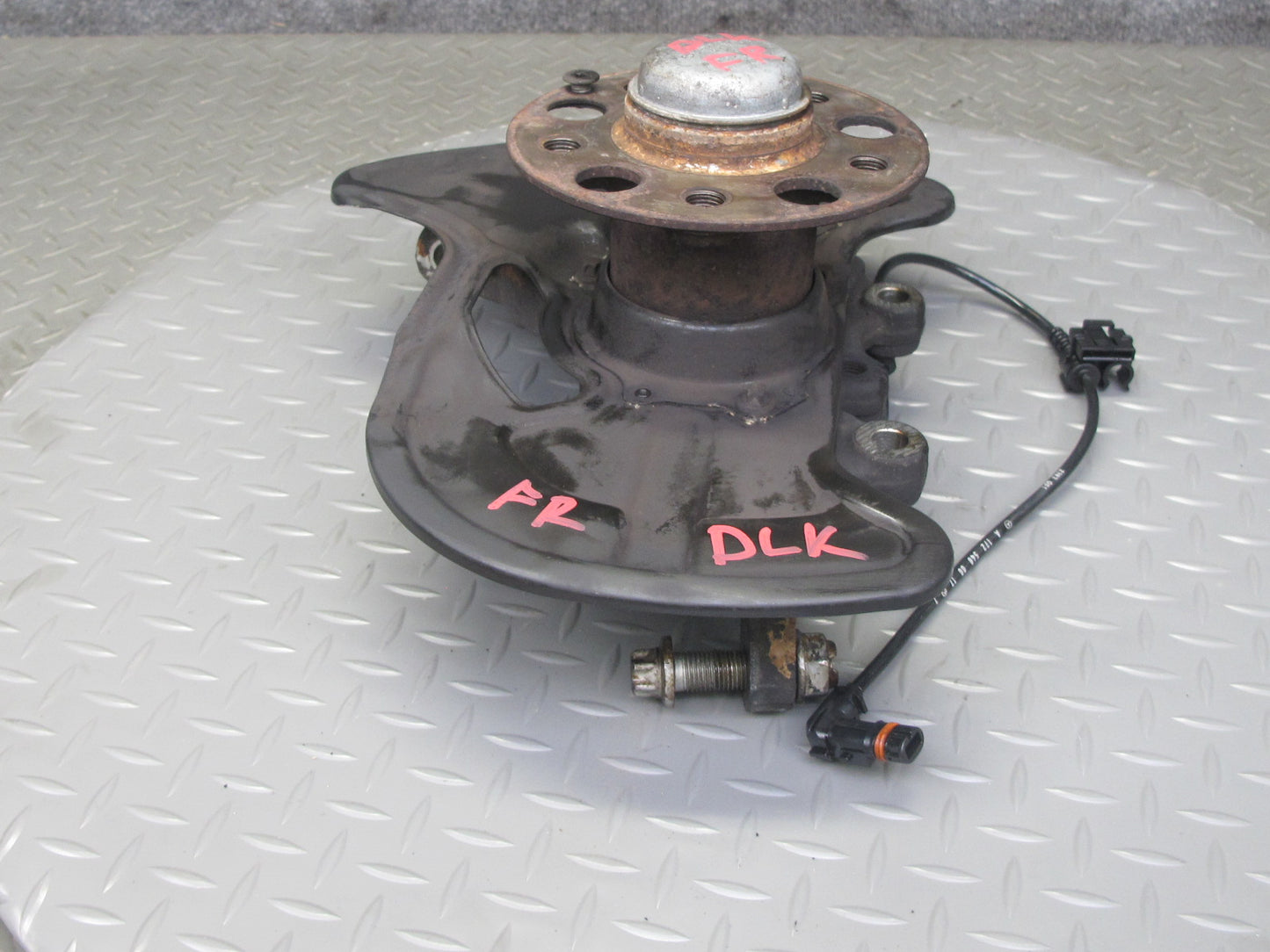 2012-2020 Mercedes R172 SLK SLC RWD Front Right Side Spindle Knuckle Wheel Hub