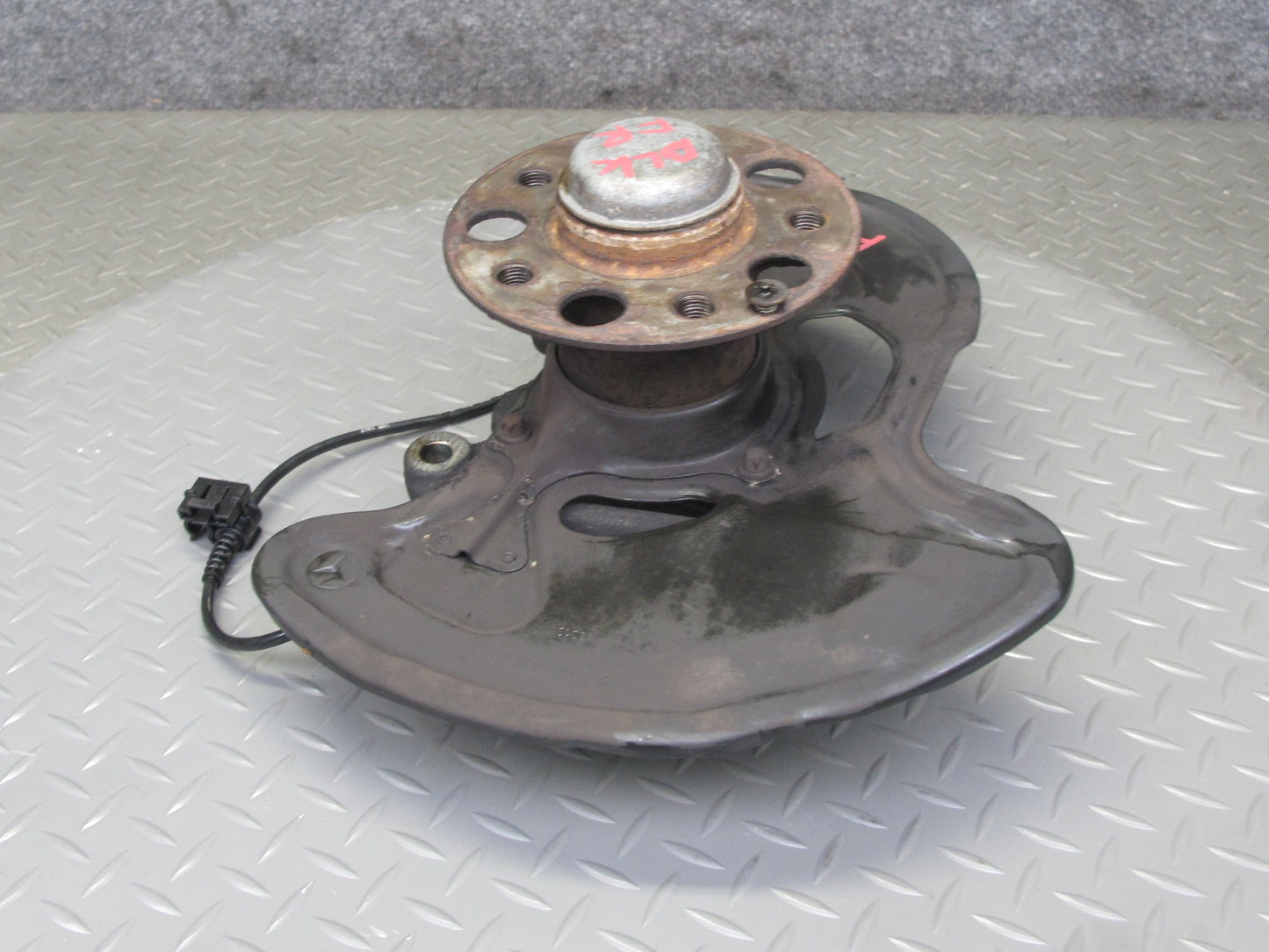 2012-2020 Mercedes R172 SLK SLC RWD Front Right Side Spindle Knuckle Wheel Hub