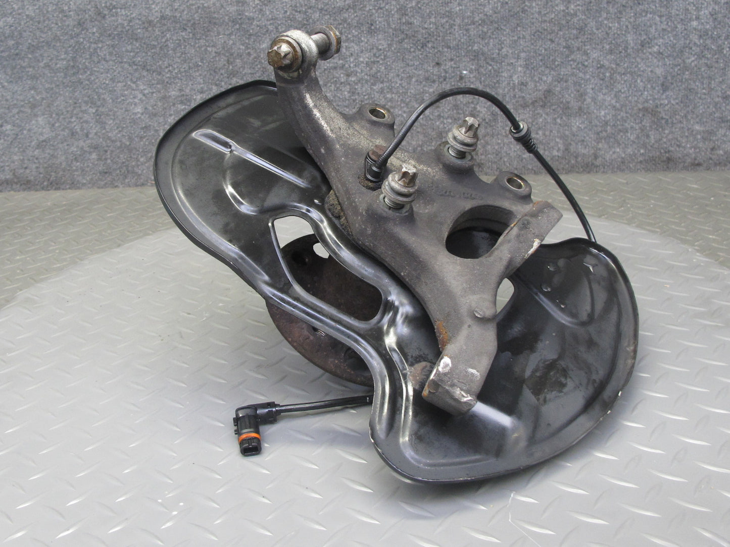2012-2020 Mercedes R172 SLK SLC RWD Front Right Side Spindle Knuckle Wheel Hub
