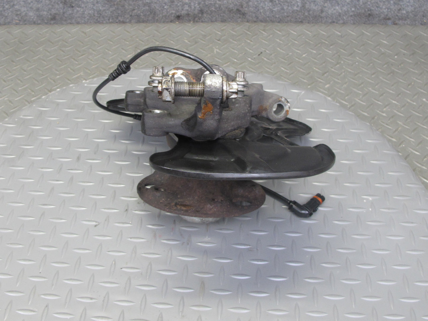 2012-2020 Mercedes R172 SLK SLC RWD Front Right Side Spindle Knuckle Wheel Hub