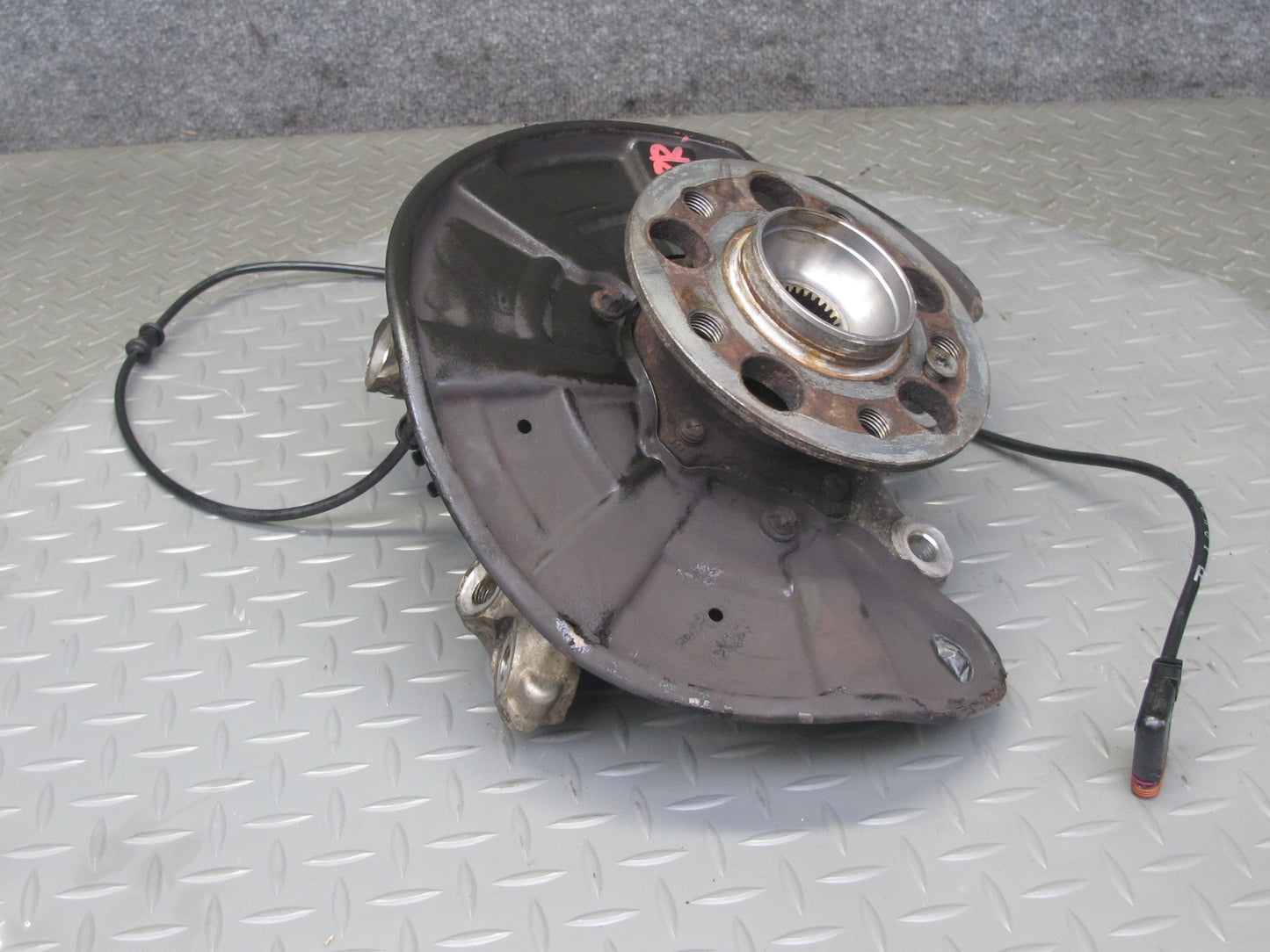 2012-2020 Mercedes R172 SLK SLC RWD Rear Right Side Spindle Knuckle Wheel Hub