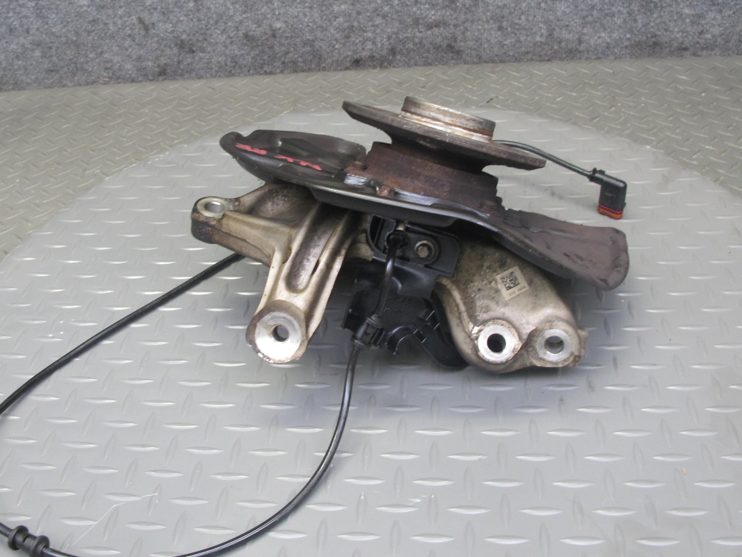 2012-2020 Mercedes R172 SLK SLC RWD Rear Right Side Spindle Knuckle Wheel Hub