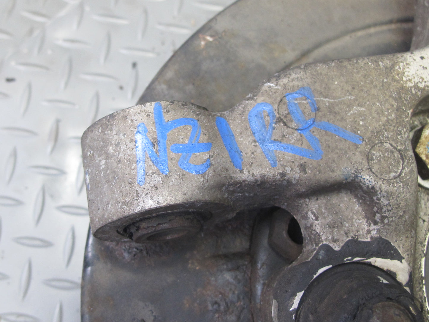 91-96 Nissan Z32 300ZX NON Turbo Rear Right Spindle Knuckle Wheel Hub OEM