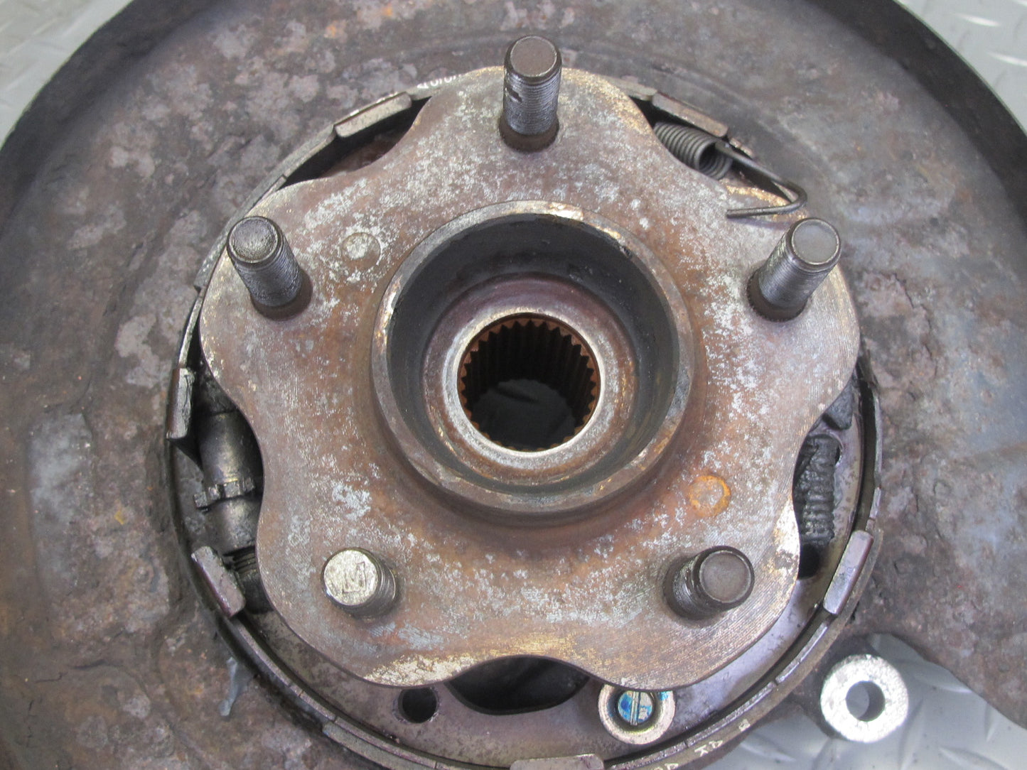 91-96 Nissan Z32 300ZX NON Turbo Rear Right Spindle Knuckle Wheel Hub OEM