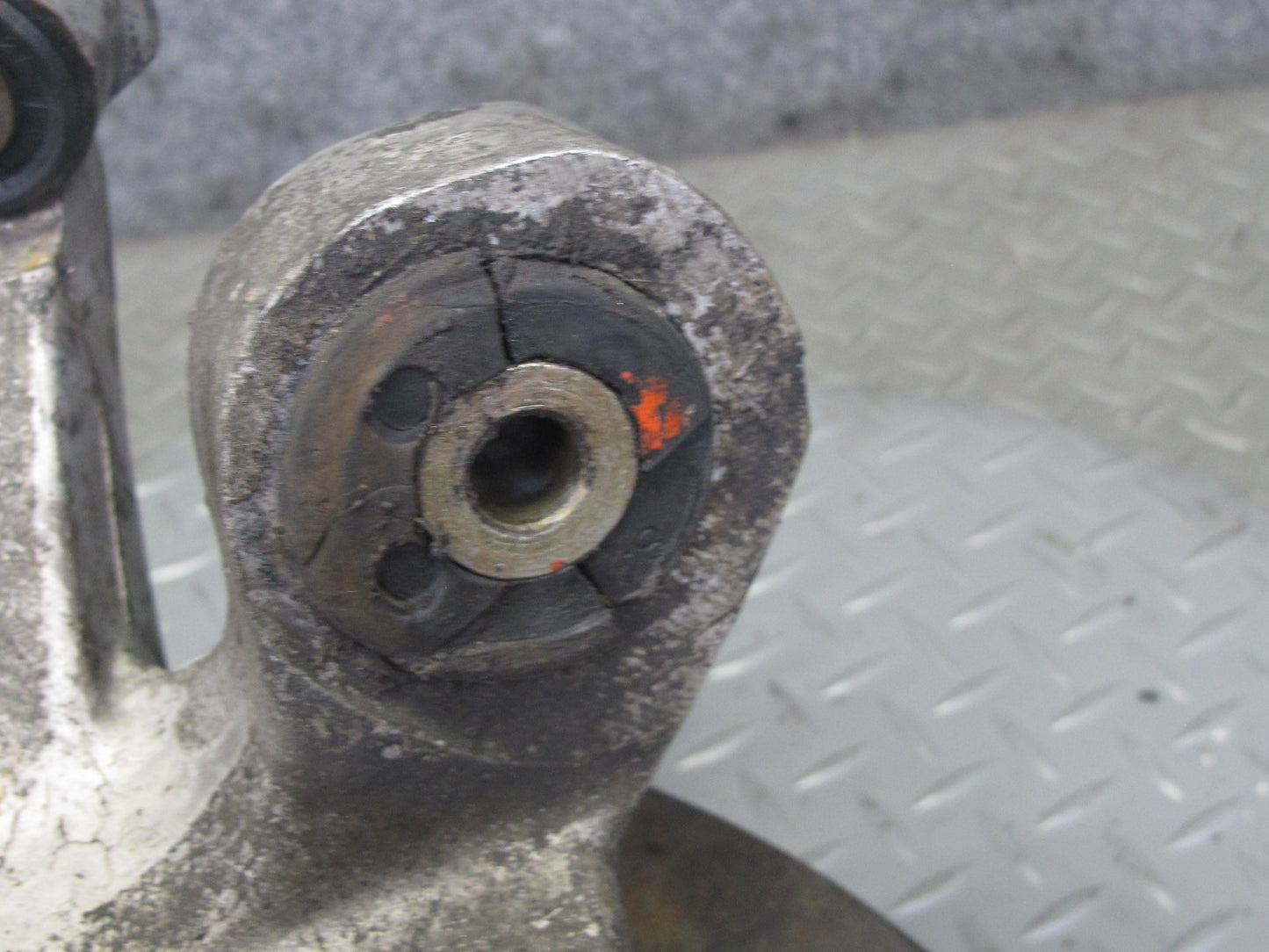 91-96 Nissan Z32 300ZX NON Turbo Rear Right Spindle Knuckle Wheel Hub OEM