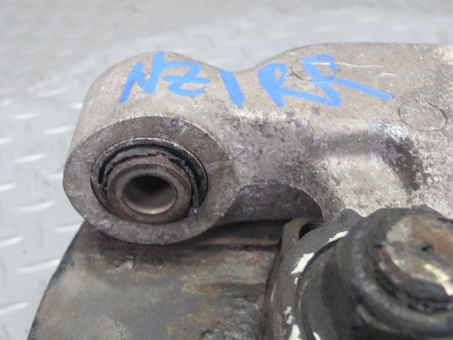 91-96 Nissan Z32 300ZX NON Turbo Rear Right Spindle Knuckle Wheel Hub OEM