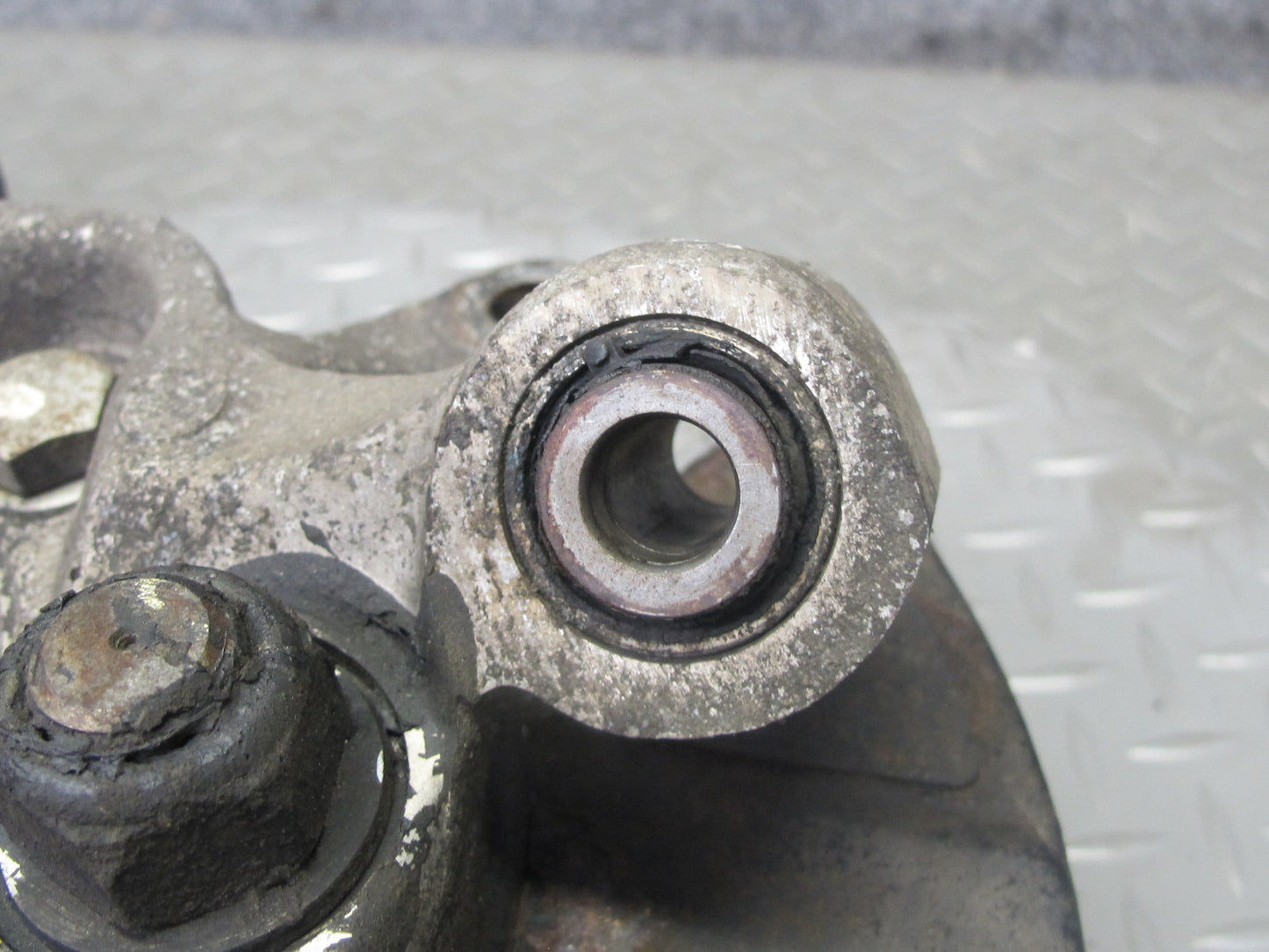 91-96 Nissan Z32 300ZX NON Turbo Rear Right Spindle Knuckle Wheel Hub OEM
