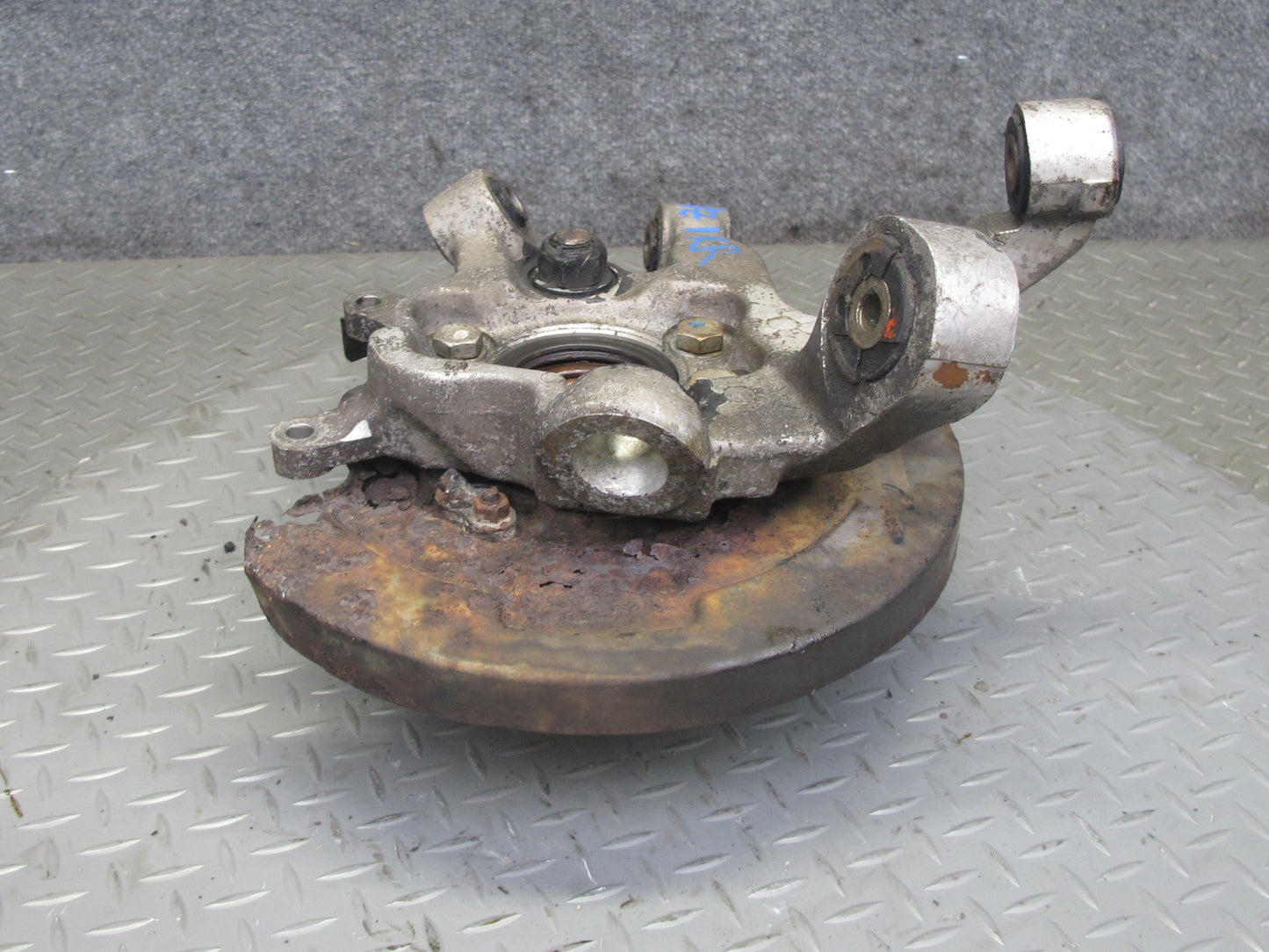 91-96 Nissan Z32 300ZX NON Turbo Rear Right Spindle Knuckle Wheel Hub OEM