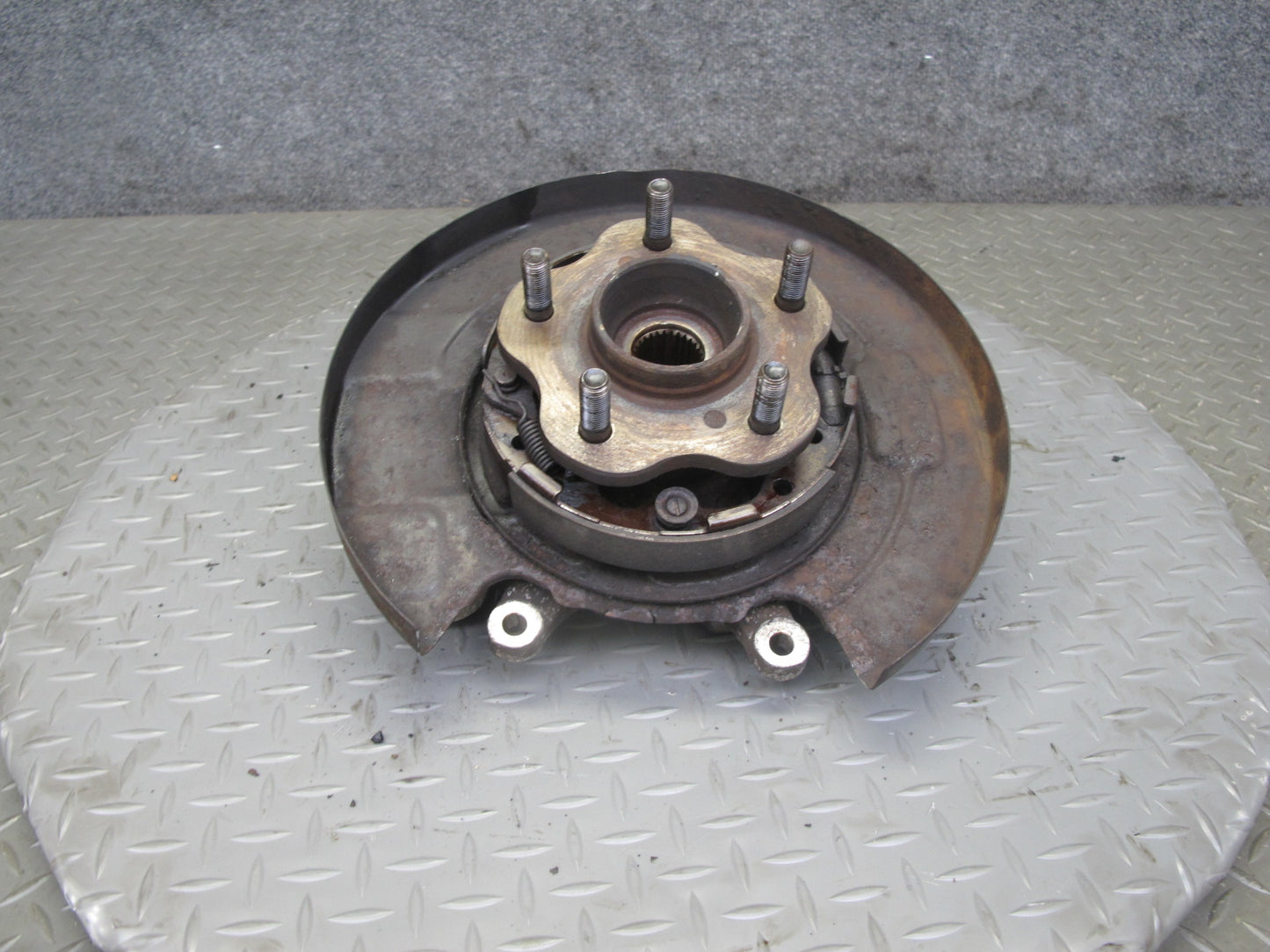 91-96 Nissan Z32 300ZX NON Turbo Rear Left Spindle Knuckle Wheel Hub OEM
