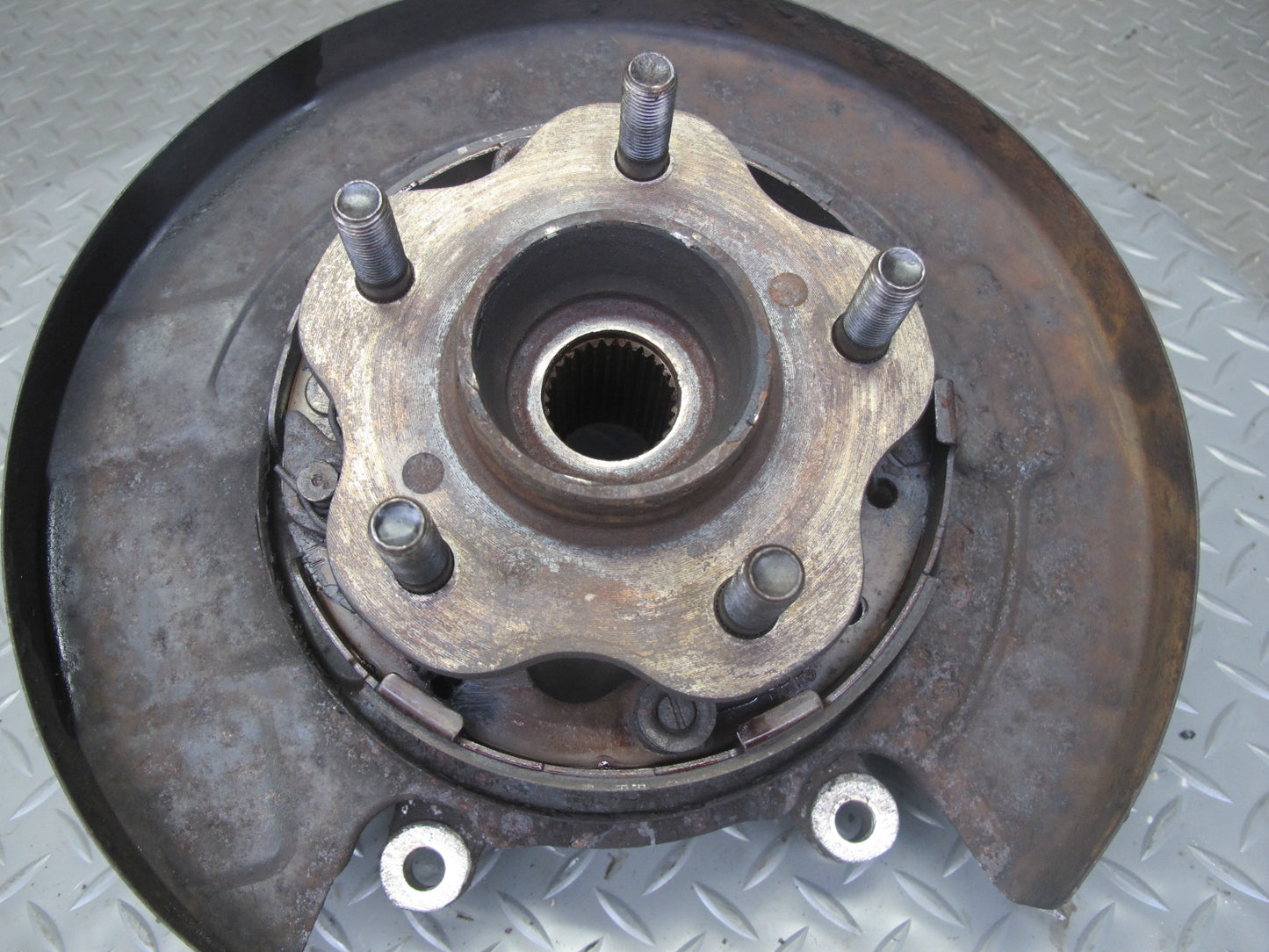 91-96 Nissan Z32 300ZX NON Turbo Rear Left Spindle Knuckle Wheel Hub OEM
