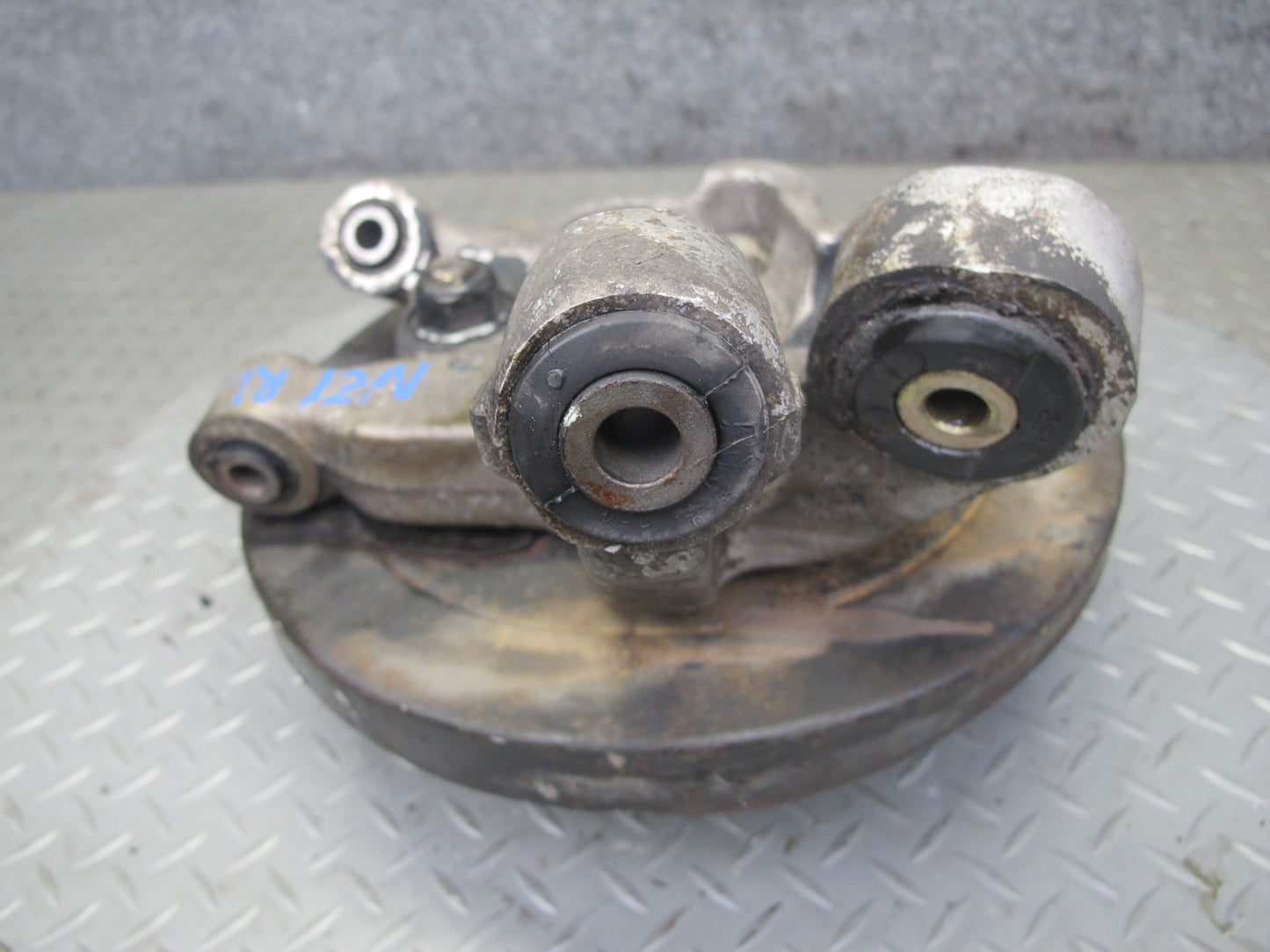 91-96 Nissan Z32 300ZX NON Turbo Rear Left Spindle Knuckle Wheel Hub OEM