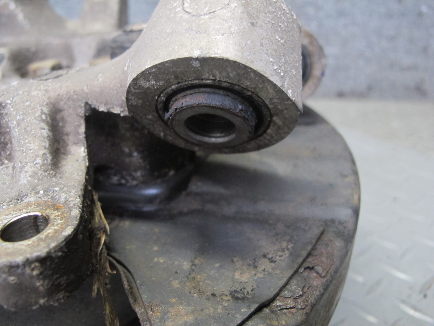 91-96 Nissan Z32 300ZX NON Turbo Rear Left Spindle Knuckle Wheel Hub OEM
