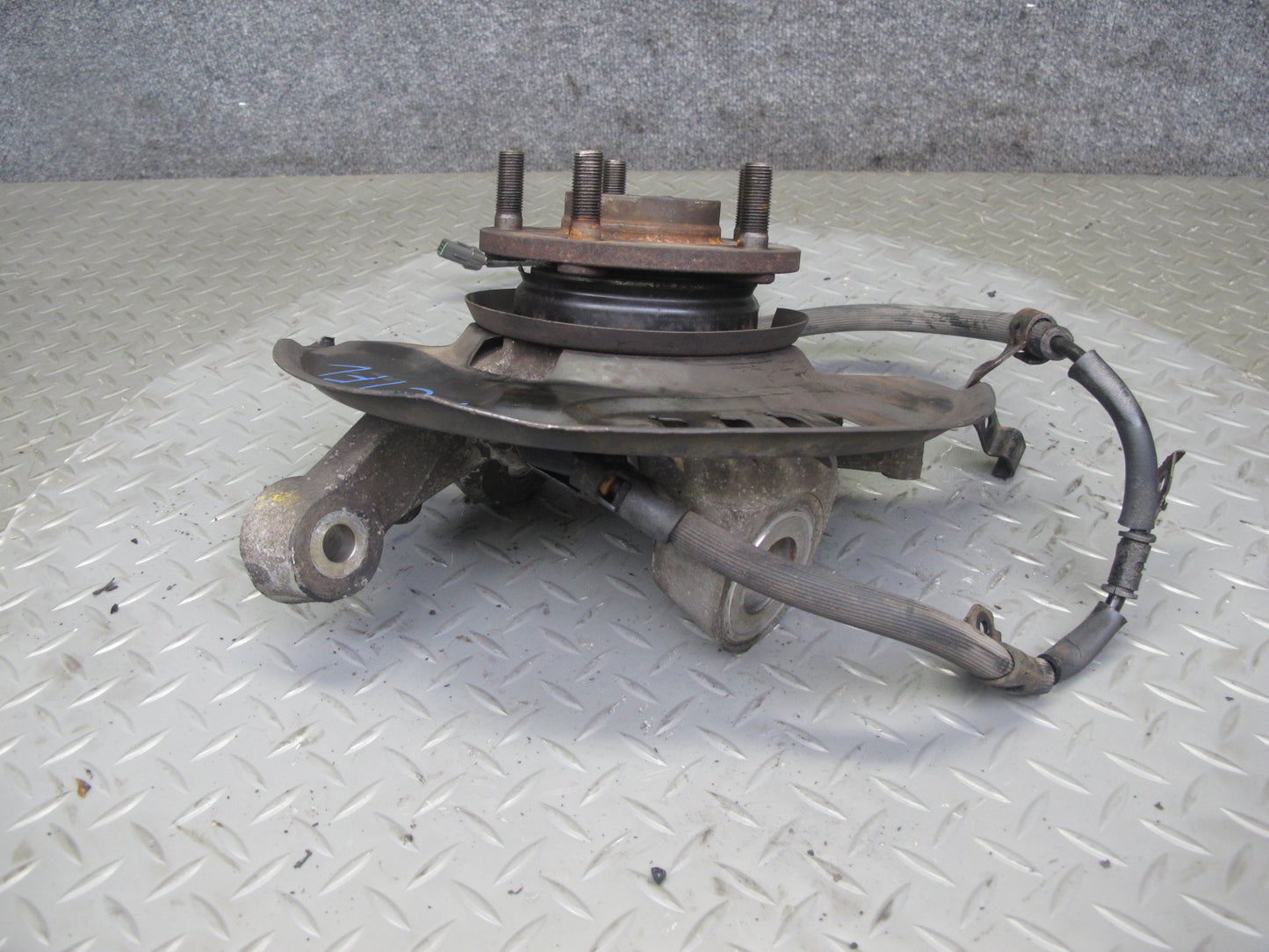 92-96 Nissan Z32 300ZX NON Turbo Front Left Spindle Knuckle Wheel Hub OEM
