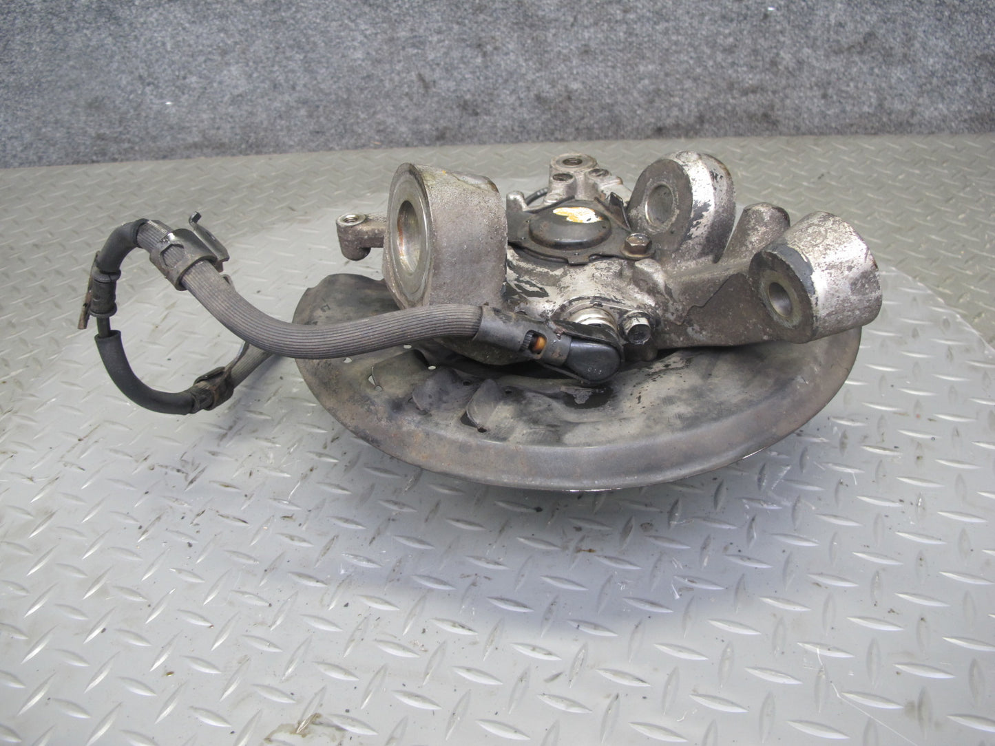 92-96 Nissan Z32 300ZX NON Turbo Front Left Spindle Knuckle Wheel Hub OEM