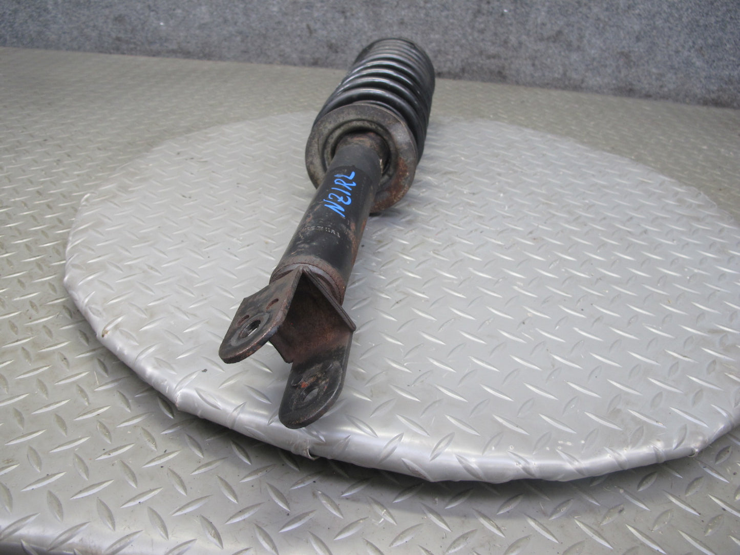 90-96 Nissan Z32 300ZX NON Turbo 2+2 Set of 2 Rear Strut Shock Absorber OEM