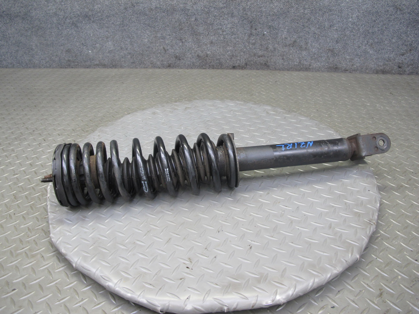 90-96 Nissan Z32 300ZX NON Turbo 2+2 Set of 2 Rear Strut Shock Absorber OEM